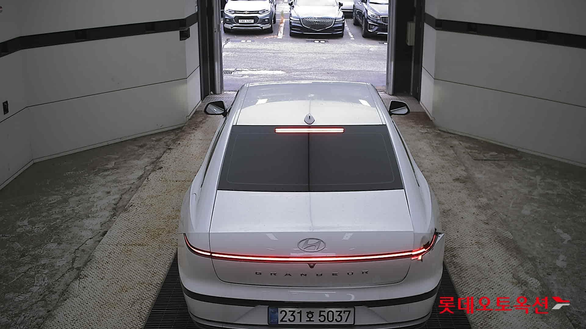 Hyundai - Grandeur | GN7 (H)1.6T Premium 2WD AT 11