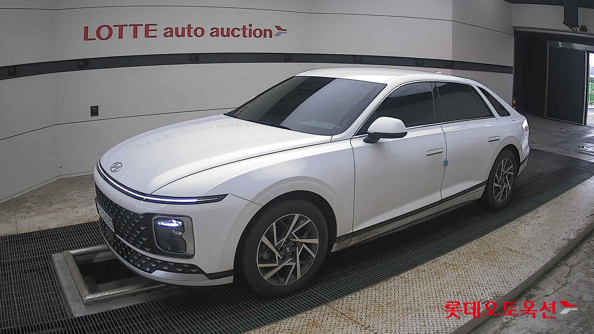 Hyundai - Grandeur | GN7 (H)1.6T Premium 2WD AT 4