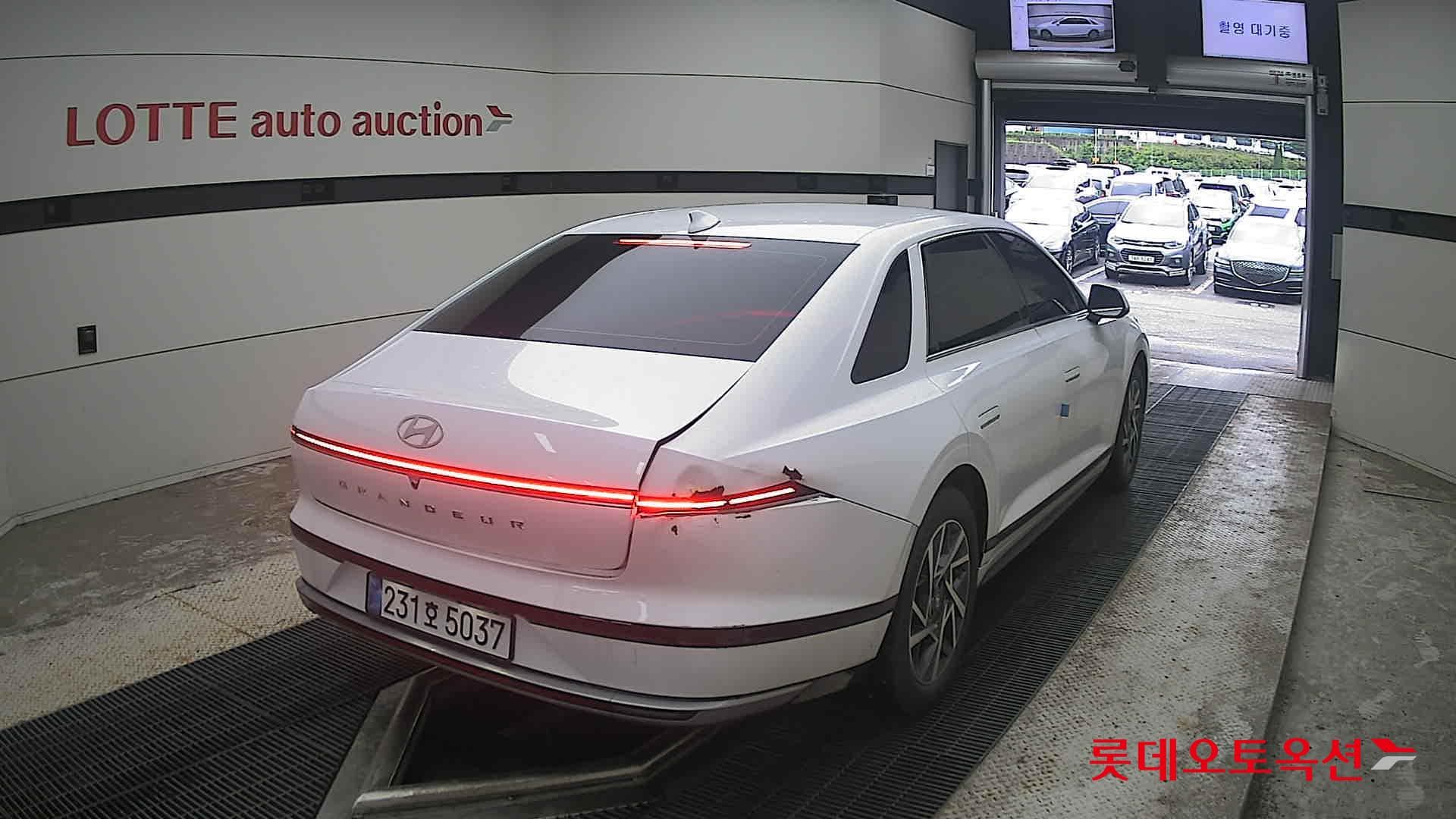 Hyundai - Grandeur | GN7 (H)1.6T Premium 2WD AT 13