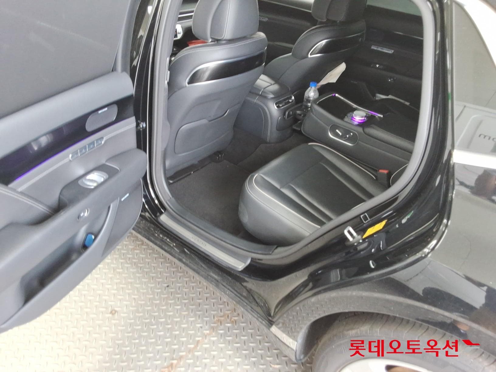 Genesis - G90 | (G) 3.5T 37
