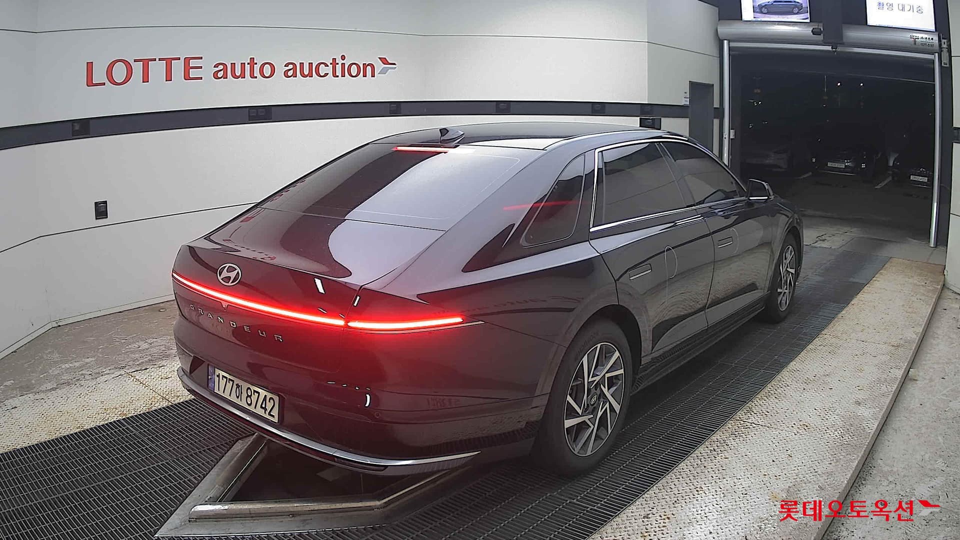 Hyundai - Grandeur | GN7 (H)1.6T Premium 2WD AT 12