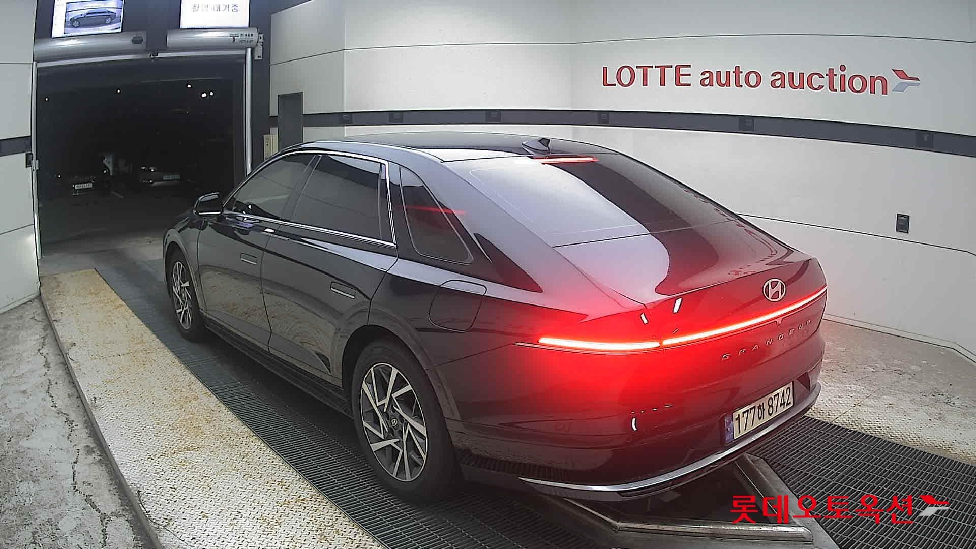 Hyundai - Grandeur | GN7 (H)1.6T Premium 2WD AT 10