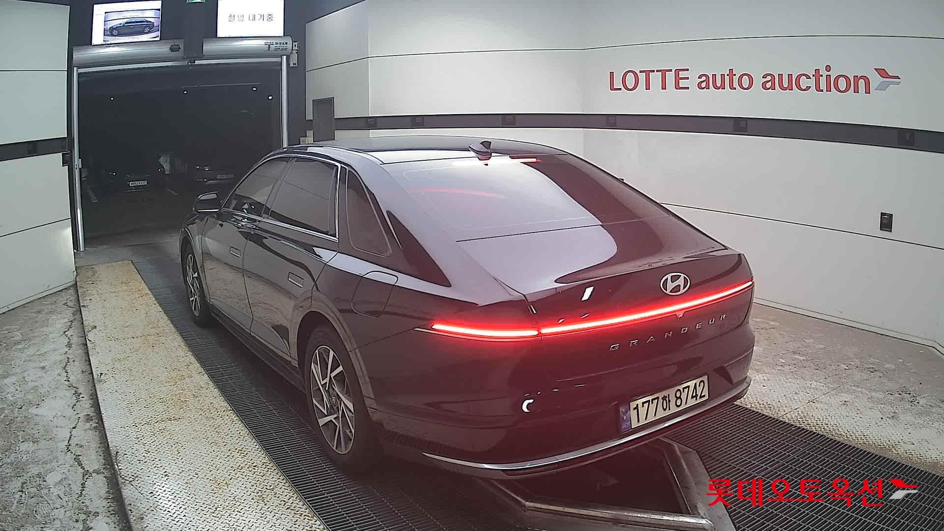 Hyundai - Grandeur | GN7 (H)1.6T Premium 2WD AT 9