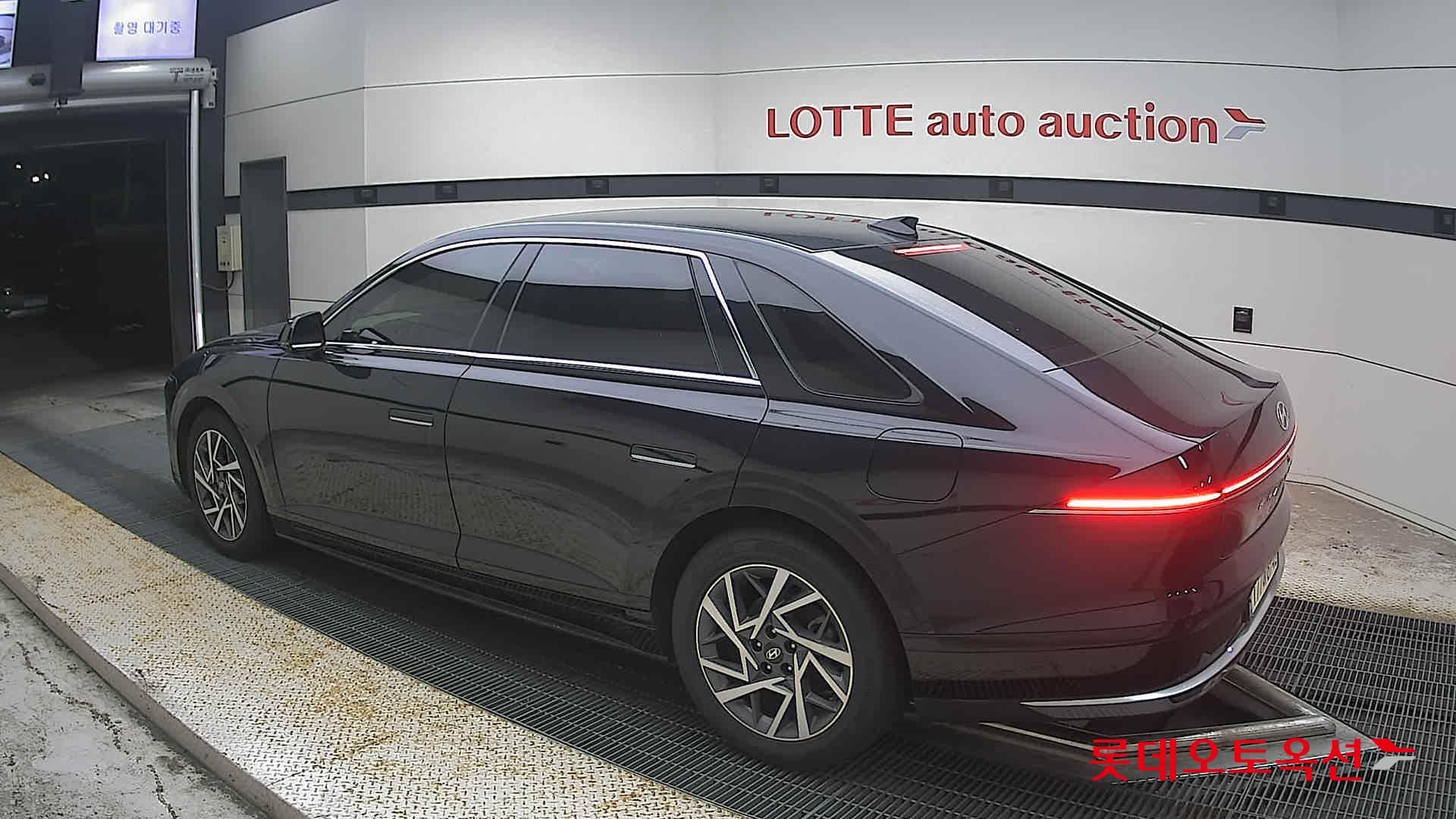 Hyundai - Grandeur | GN7 (H)1.6T Premium 2WD AT 8