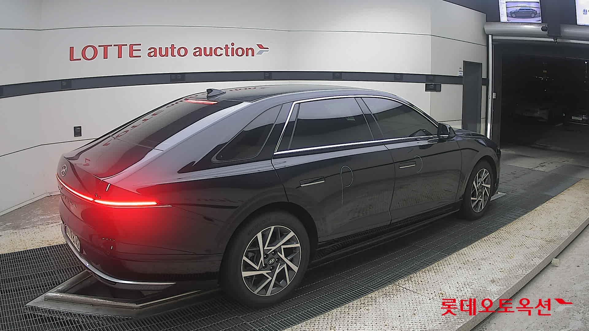 Hyundai - Grandeur | GN7 (H)1.6T Premium 2WD AT 14