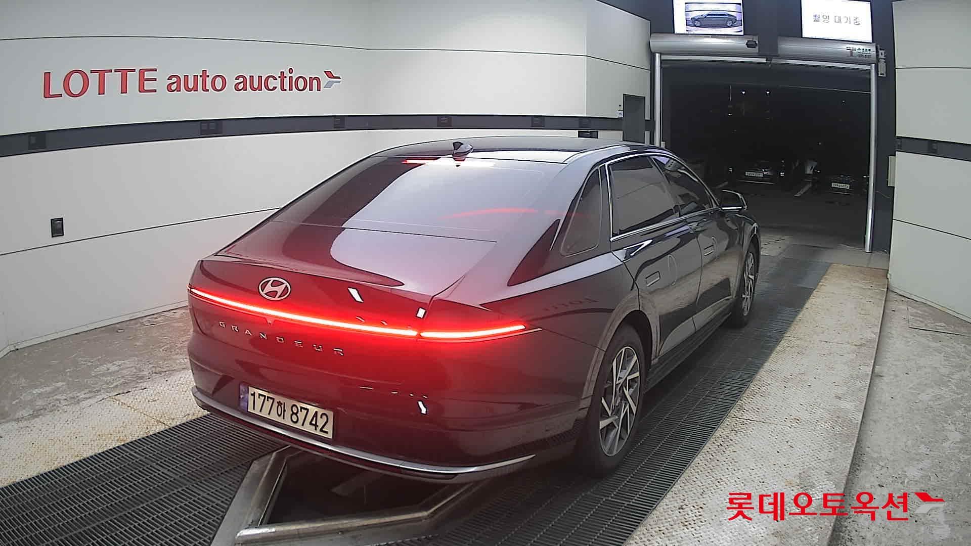 Hyundai - Grandeur | GN7 (H)1.6T Premium 2WD AT 13