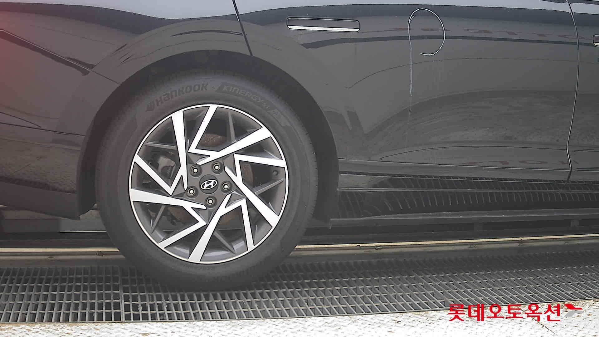 Hyundai - Grandeur | GN7 (H)1.6T Premium 2WD AT 24