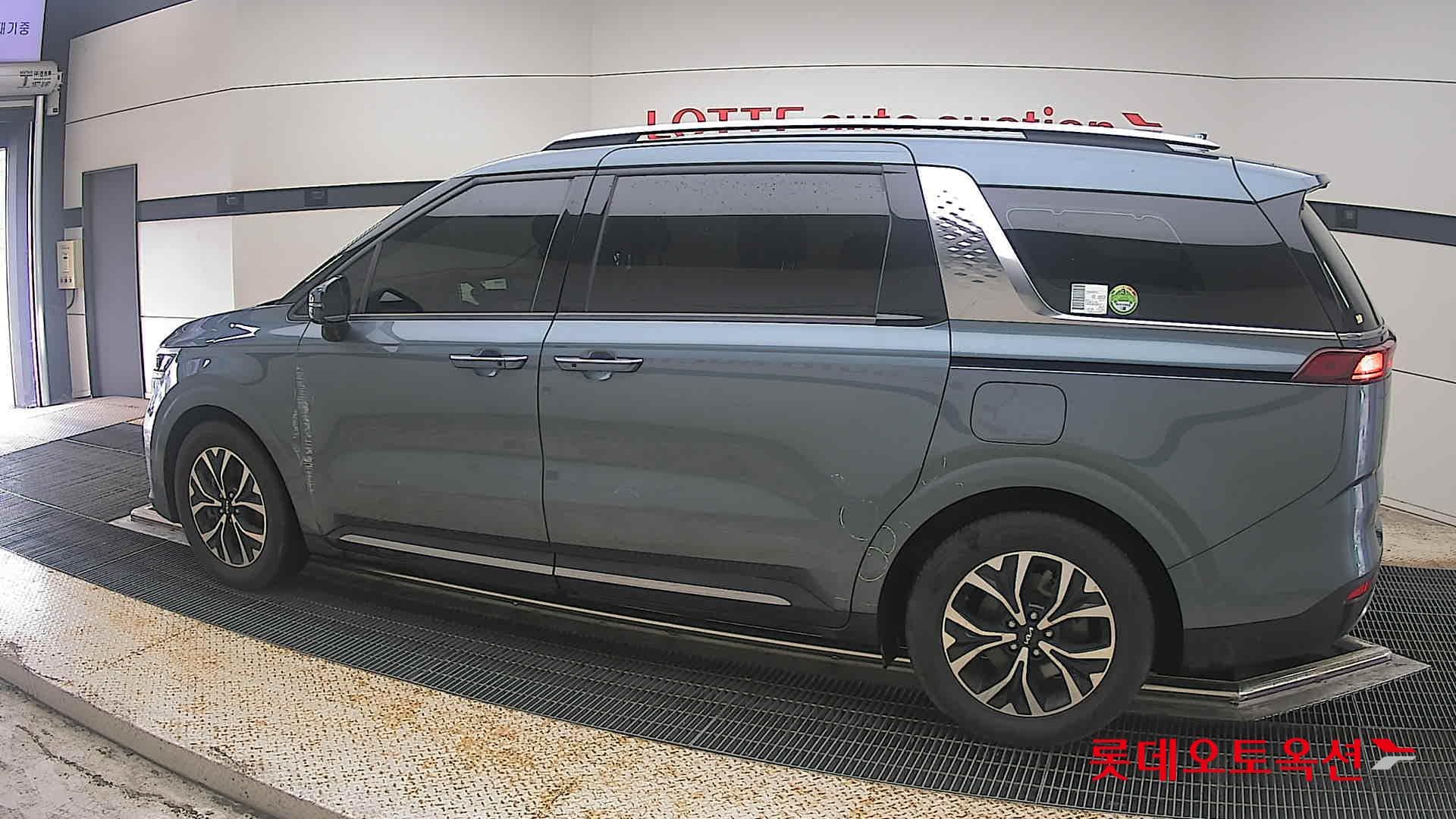 Kia - Carnival | KA4 (D) 2.2 Noblesse 9Seater 7