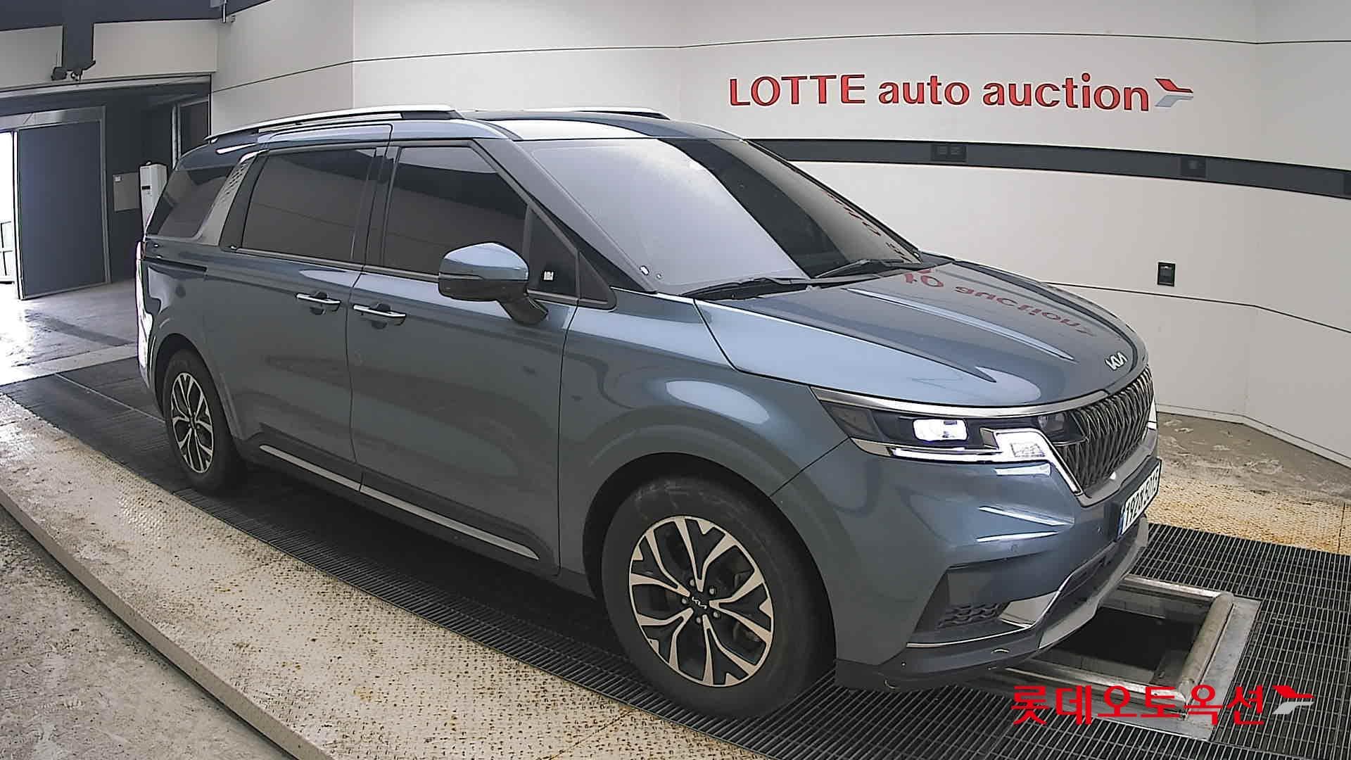 Kia - Carnival | KA4 (D) 2.2 Noblesse 9Seater 18