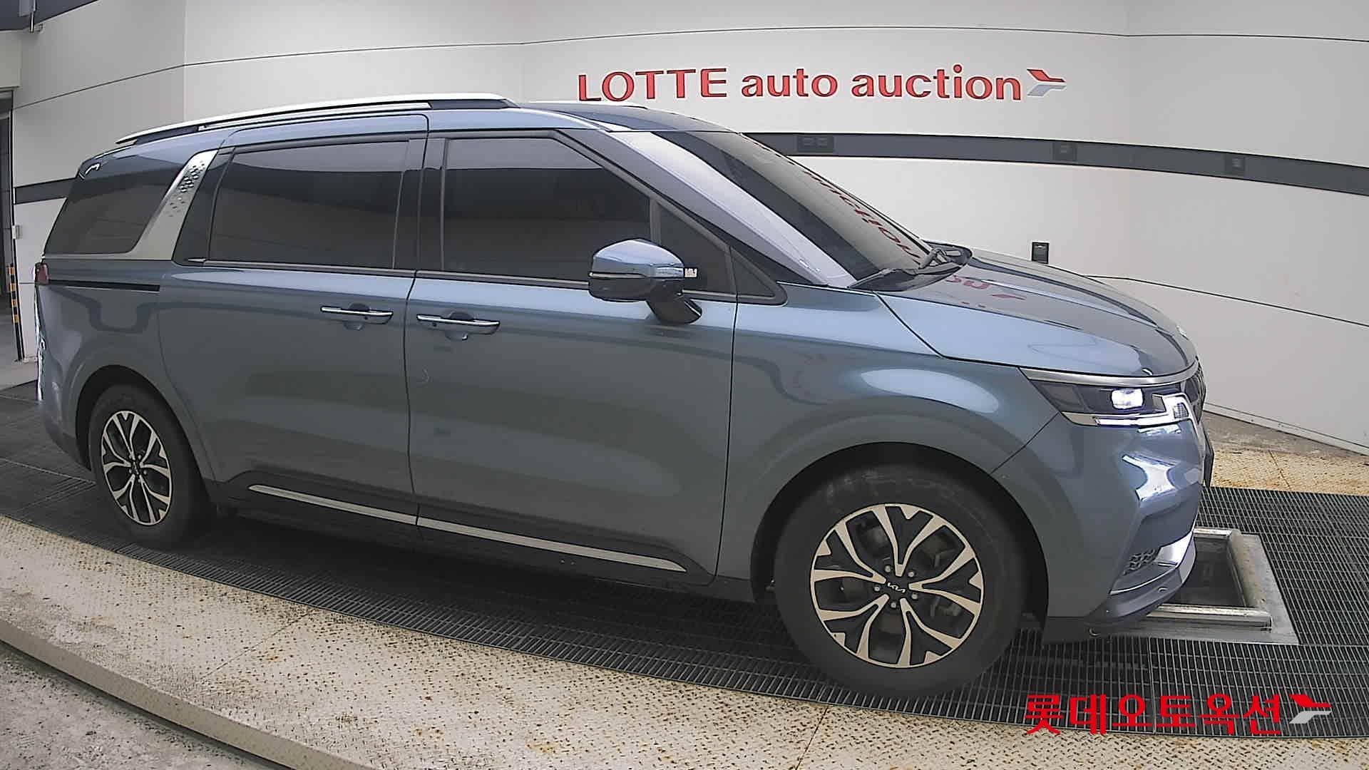 Kia - Carnival | KA4 (D) 2.2 Noblesse 9Seater 17