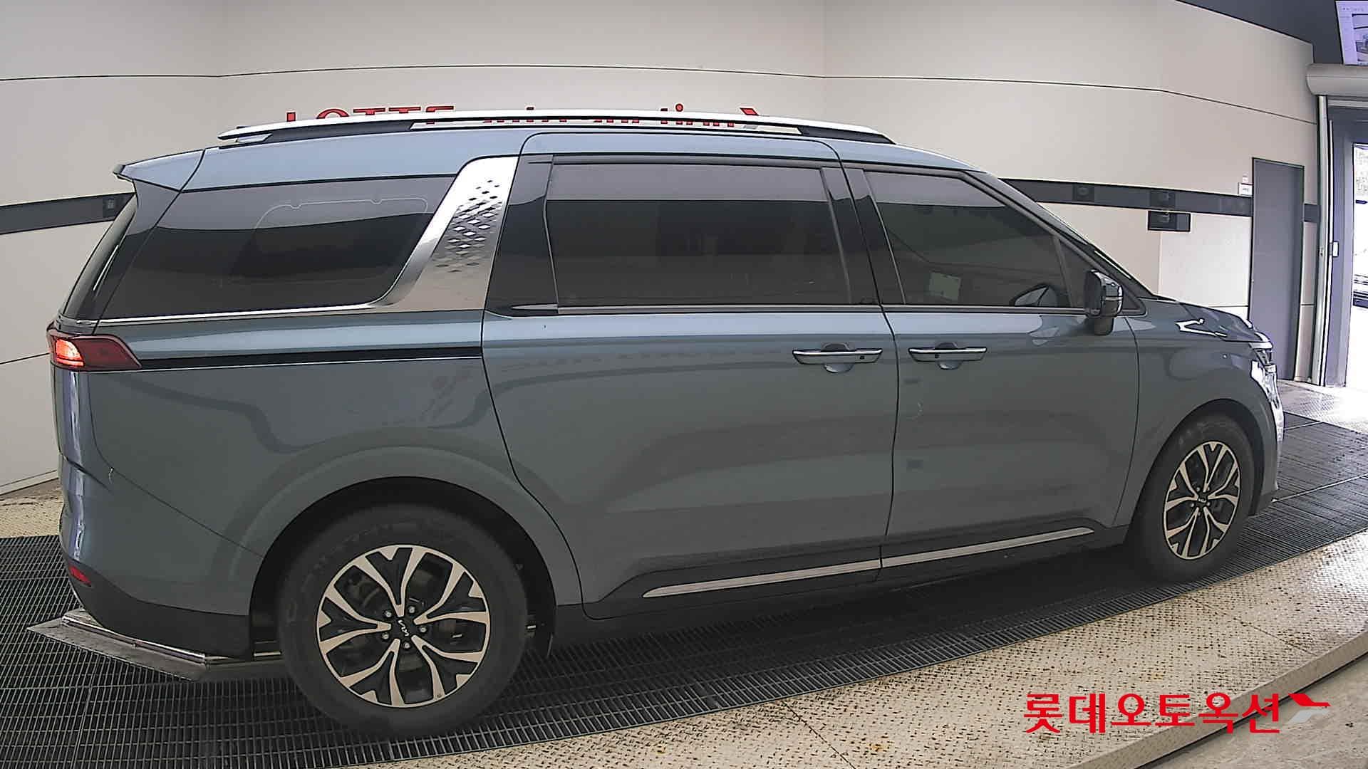 Kia - Carnival | KA4 (D) 2.2 Noblesse 9Seater 15