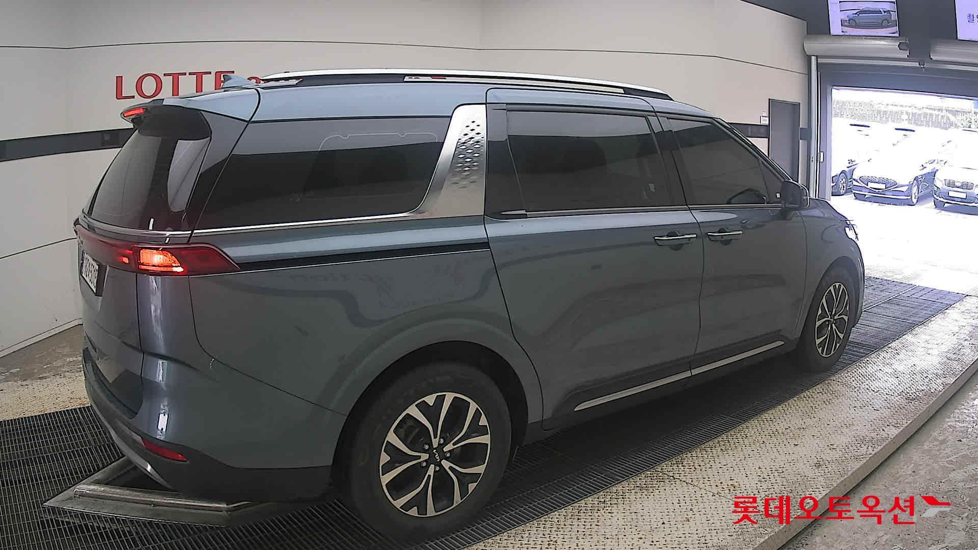 Kia - Carnival | KA4 (D) 2.2 Noblesse 9Seater 14