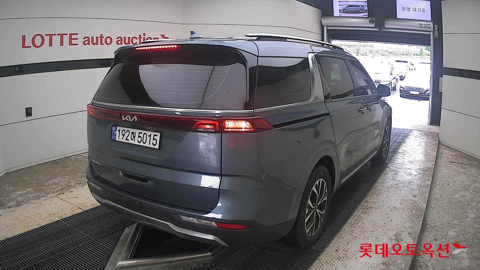 Kia - Carnival | KA4 (D) 2.2 Noblesse 9Seater 13