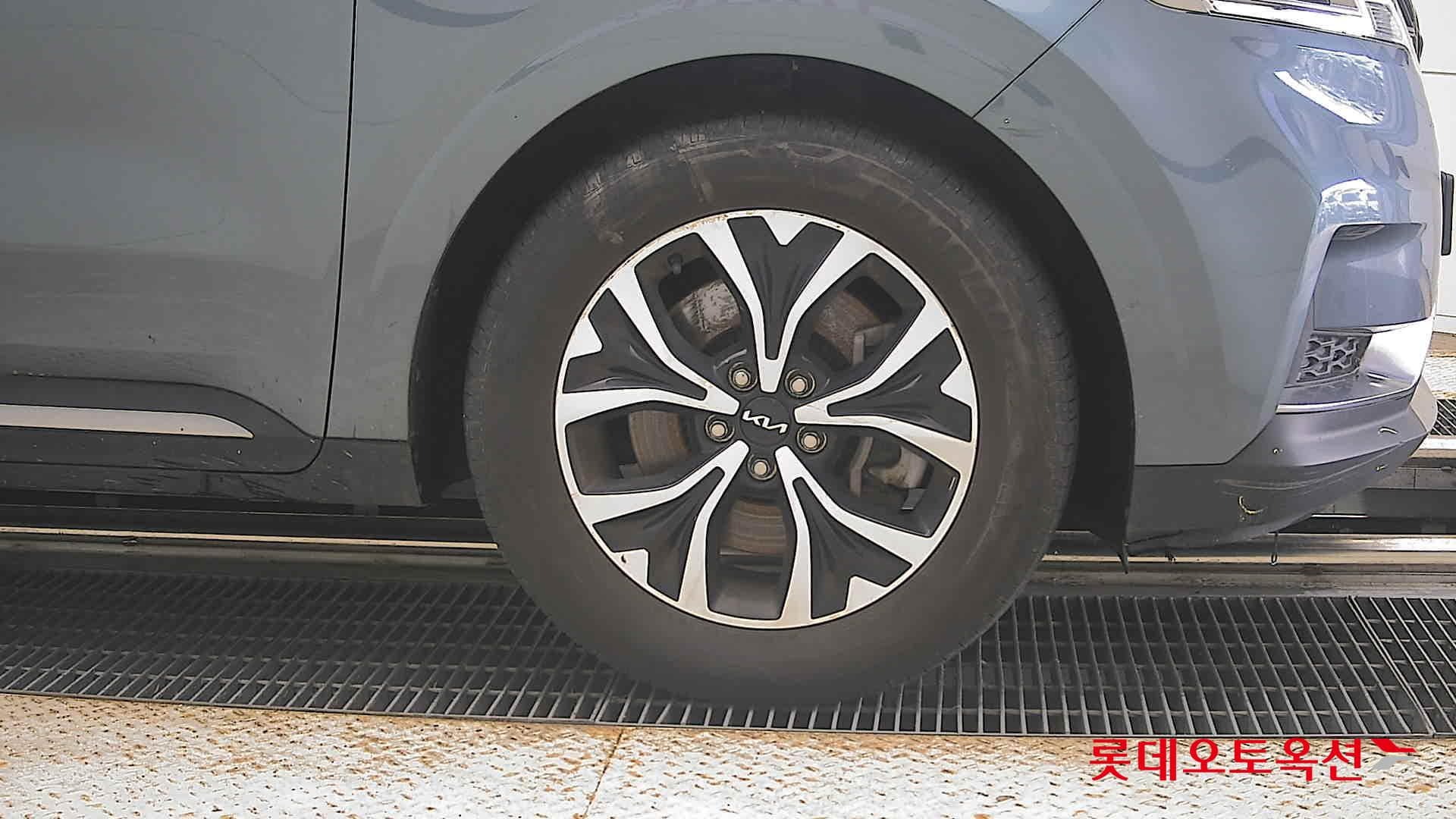 Kia - Carnival | KA4 (D) 2.2 Noblesse 9Seater 23