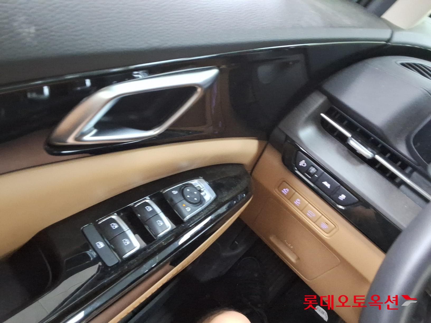 Kia - Carnival | KA4 (D) 2.2 Noblesse 9Seater 28