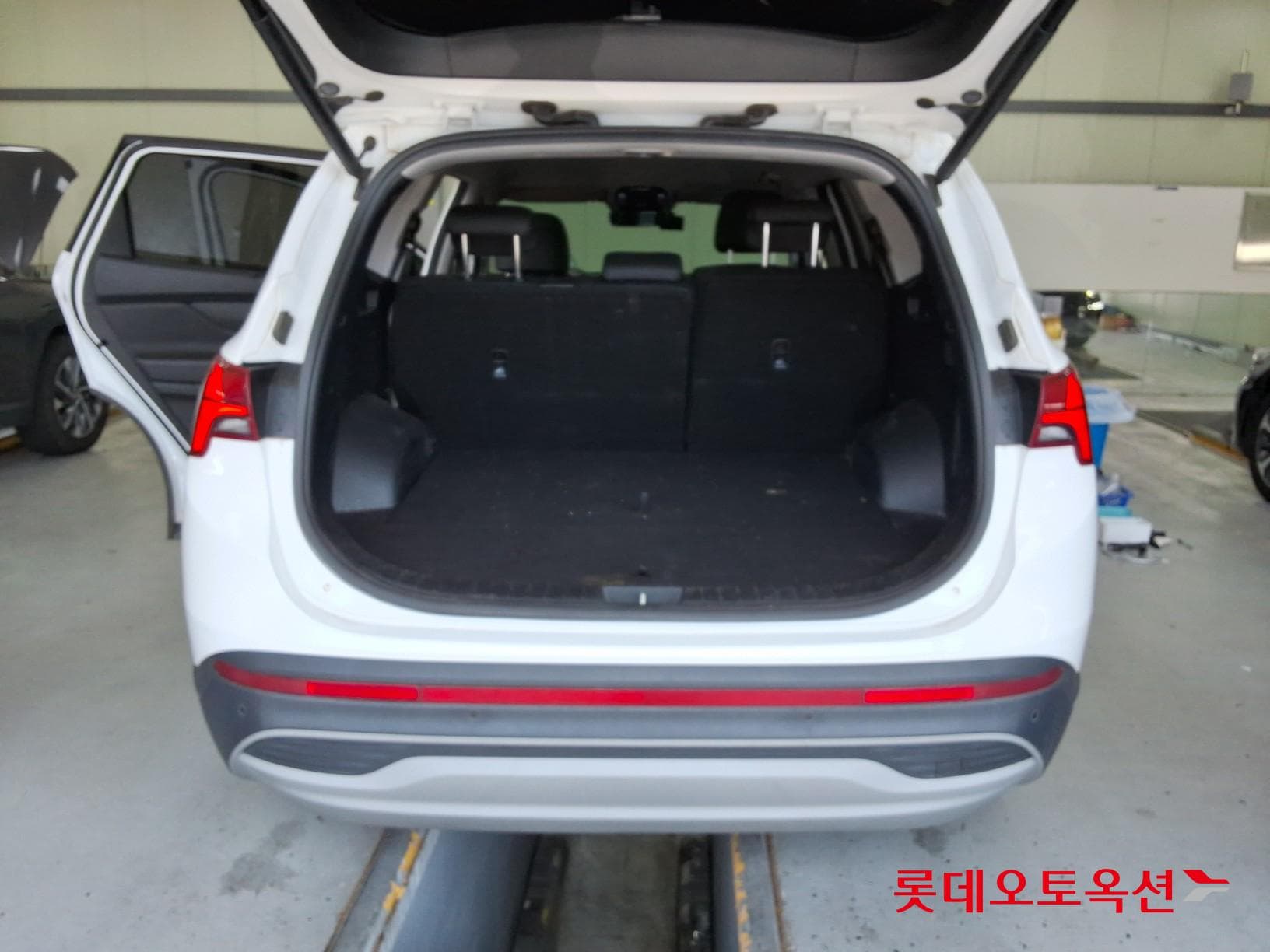 هيونداي - سانتافي | THE NEW SANTAFE (D) 2.2 Prestige 5Seater 2WD 38