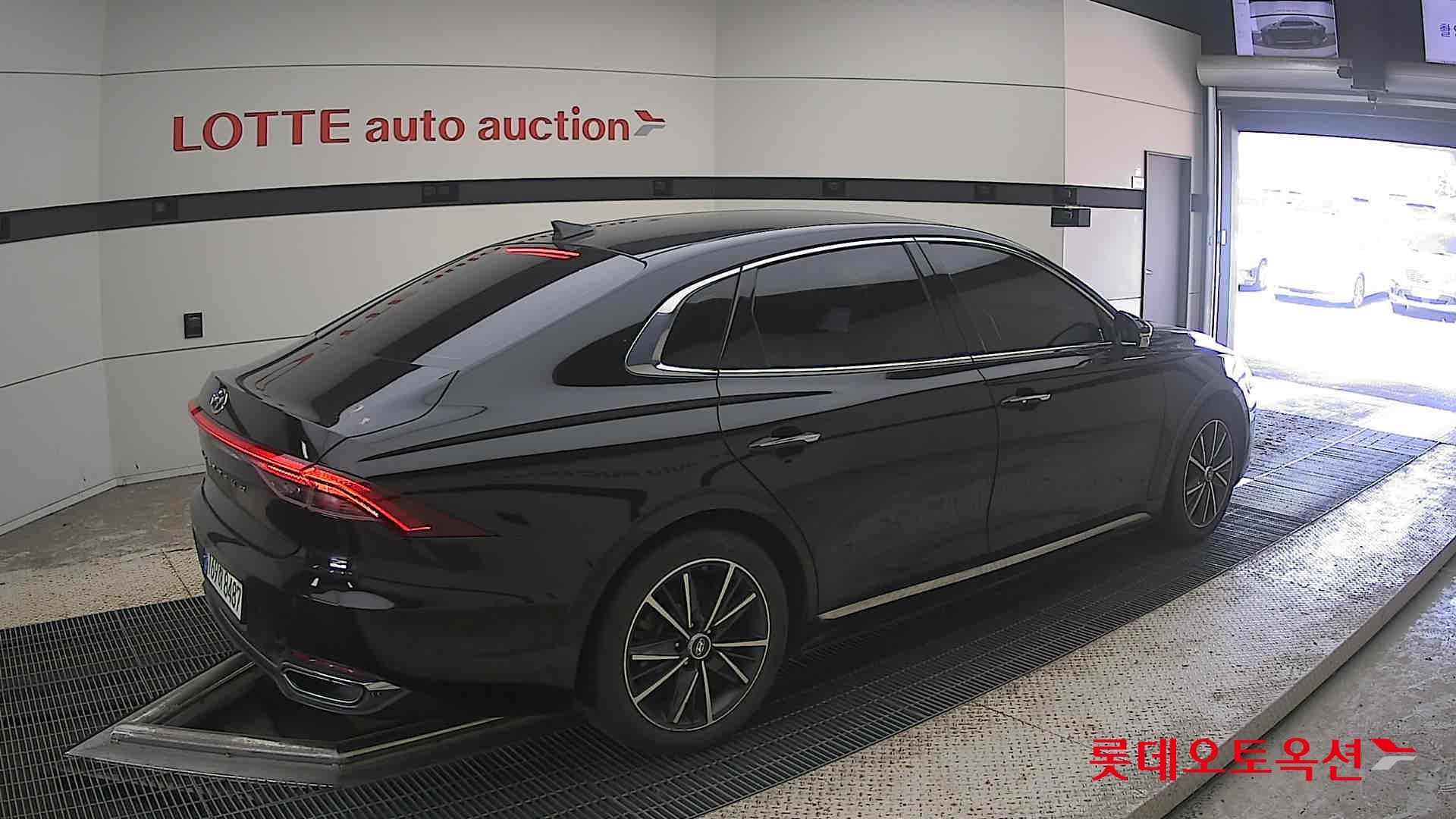 Hyundai - Grandeur | THE NEW (G) 2.5 14