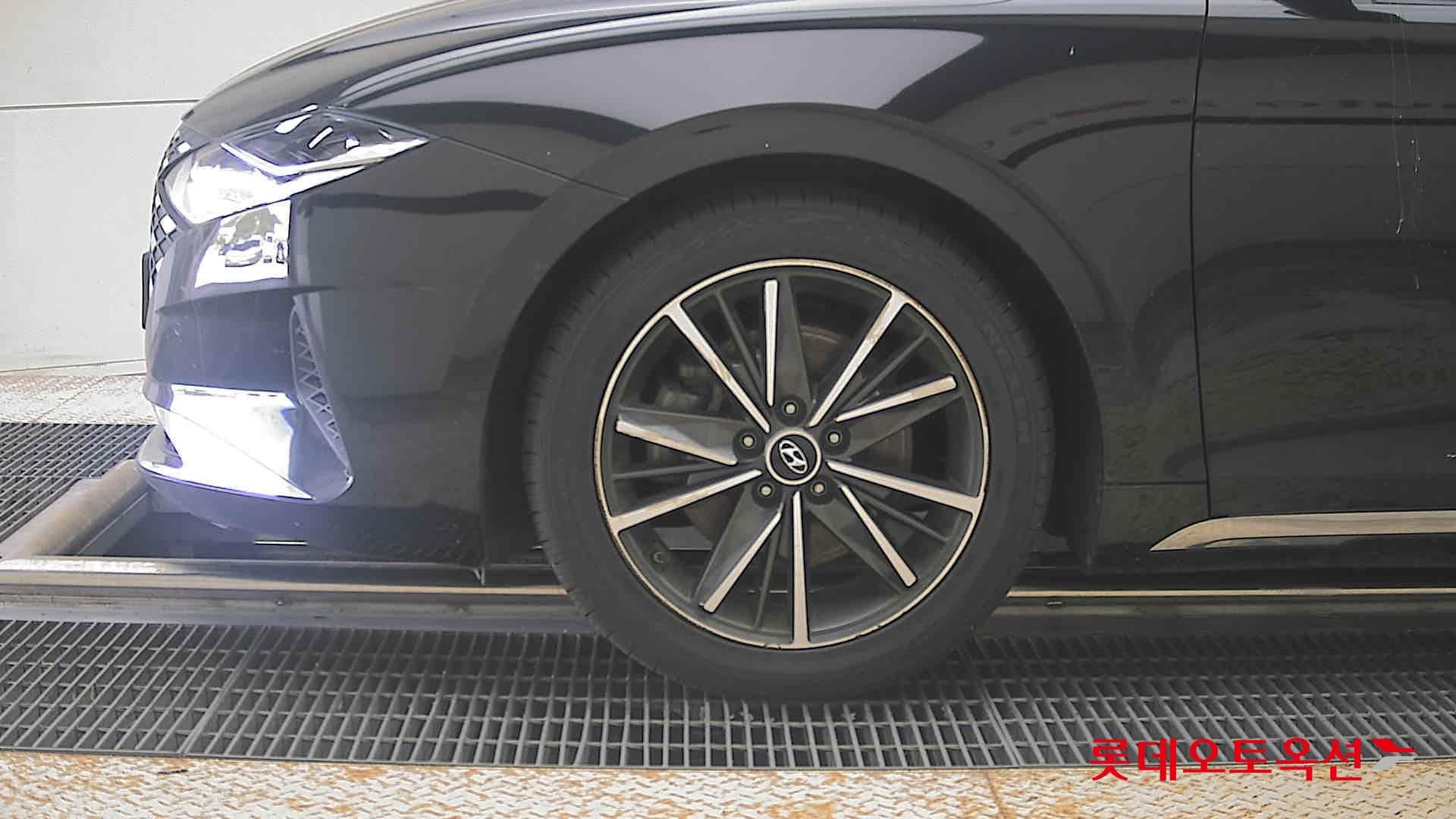 Hyundai - Grandeur | THE NEW (G) 2.5 21