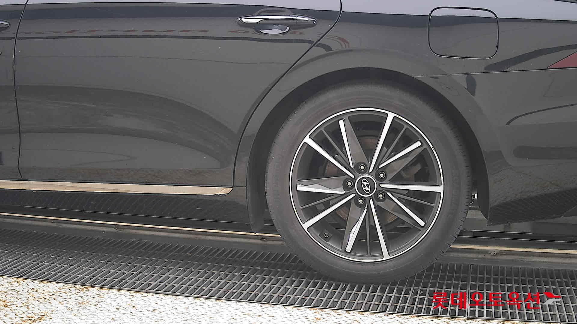 Hyundai - Grandeur | THE NEW (G) 2.5 22