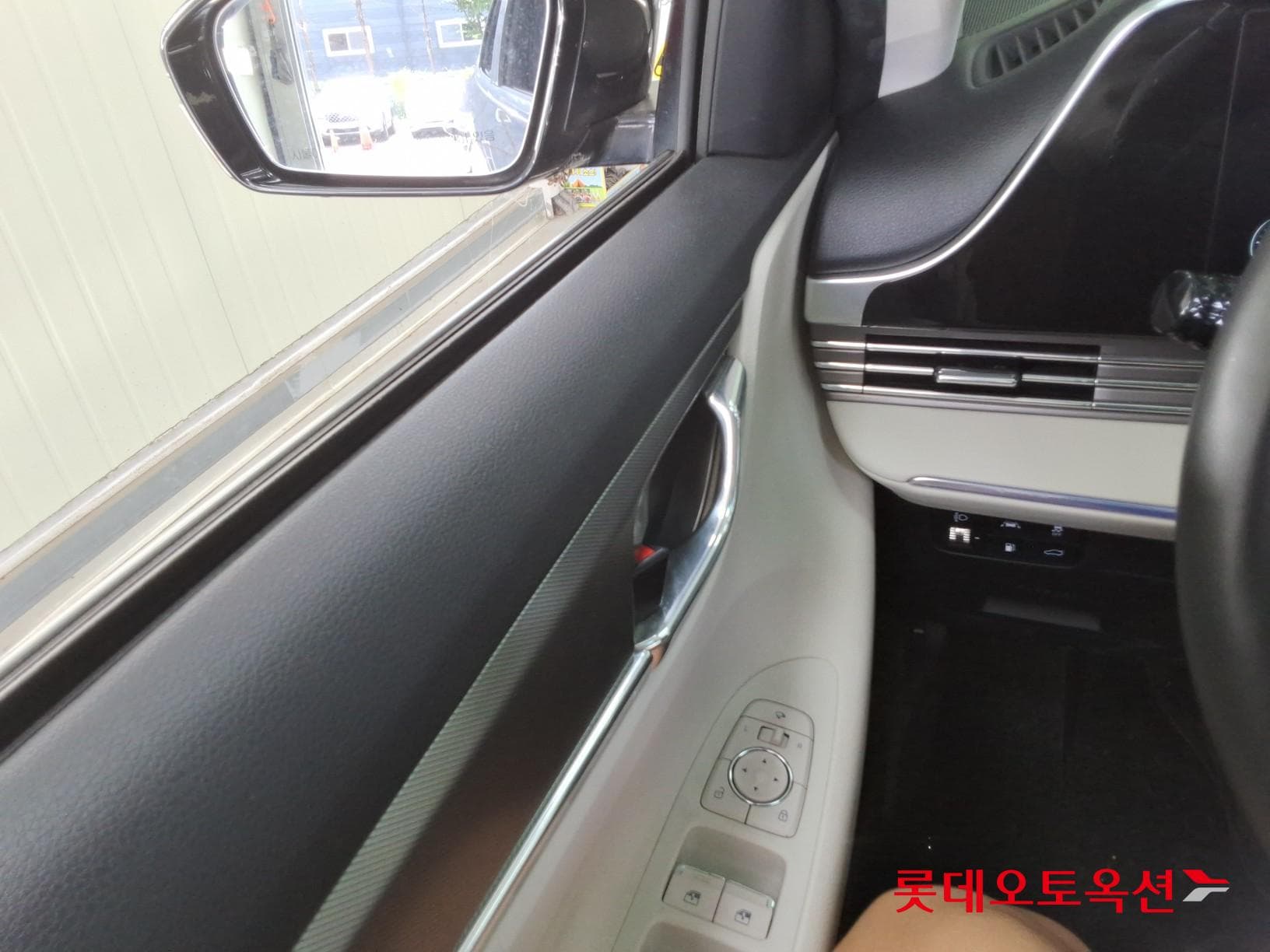 Hyundai - Grandeur | THE NEW (G) 2.5 28
