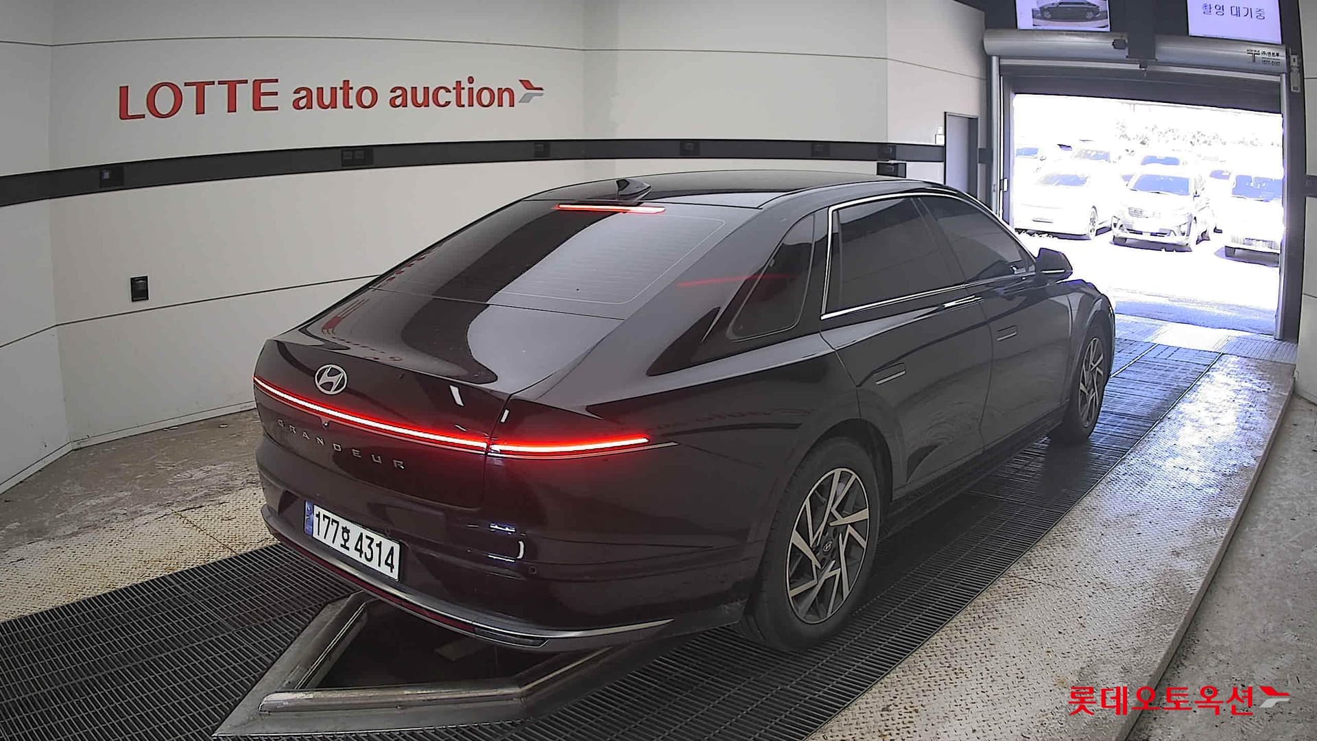 هيونداي - جرانديور (أزيرا) | GN7 (H)1.6T Premium 2WD AT 12