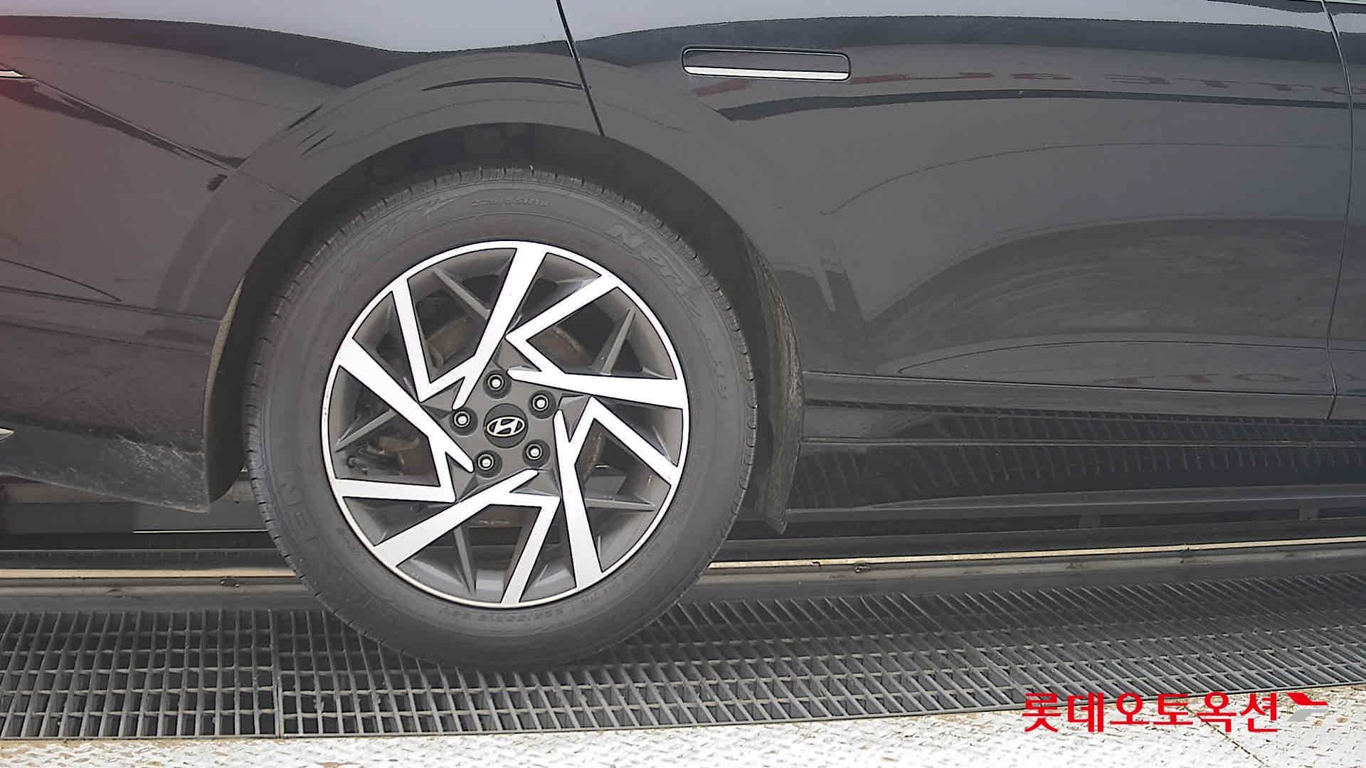 هيونداي - جرانديور (أزيرا) | GN7 (H)1.6T Premium 2WD AT 24
