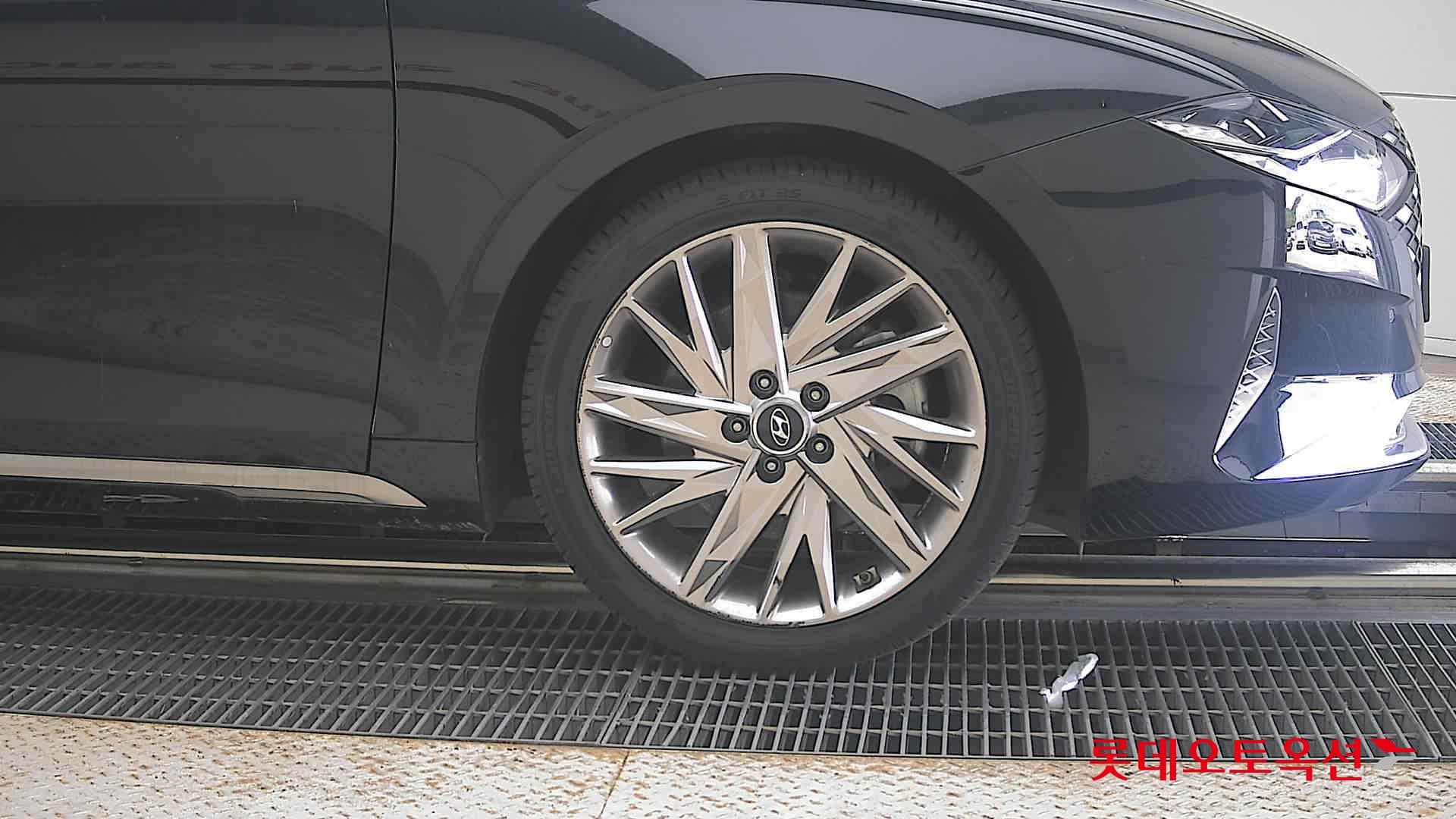 Hyundai - Grandeur | THE NEW (G) 3.3 23