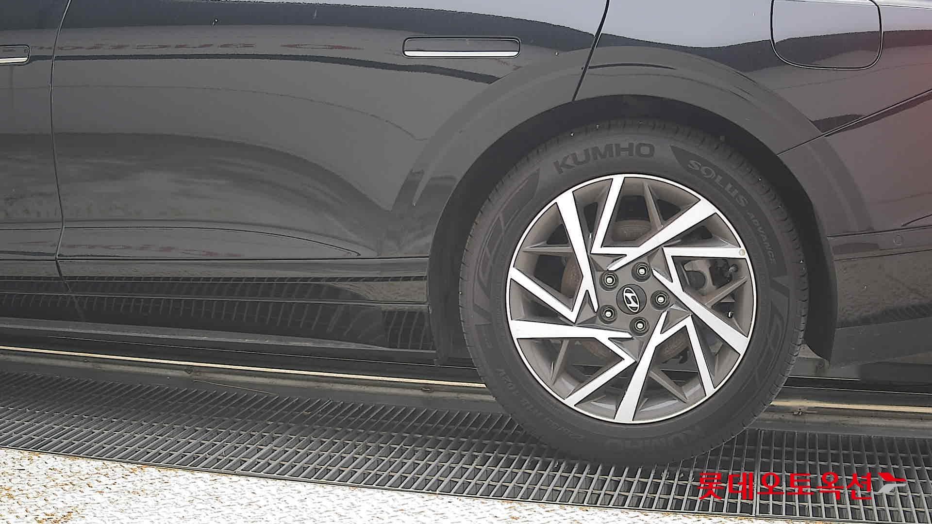 Hyundai - Grandeur | GN7 (H)1.6T Exclusive 2WD AT 22