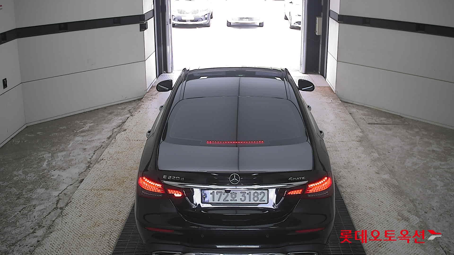 Mercedes-Benz - E-Class | NEW E220 4M AMG LINE KR4 (D) 2.0 11