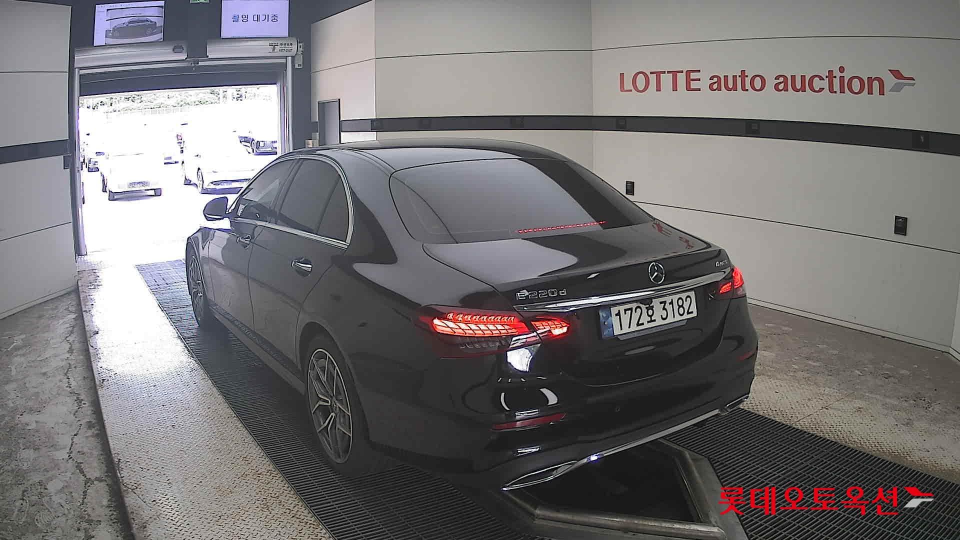Mercedes-Benz - E-Class | NEW E220 4M AMG LINE KR4 (D) 2.0 9