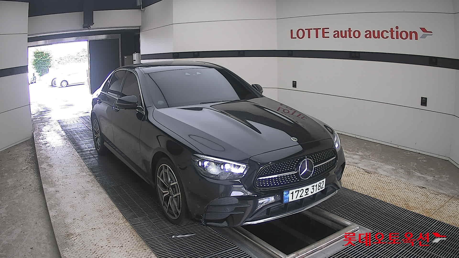 Mercedes-Benz - E-Class | NEW E220 4M AMG LINE KR4 (D) 2.0 20