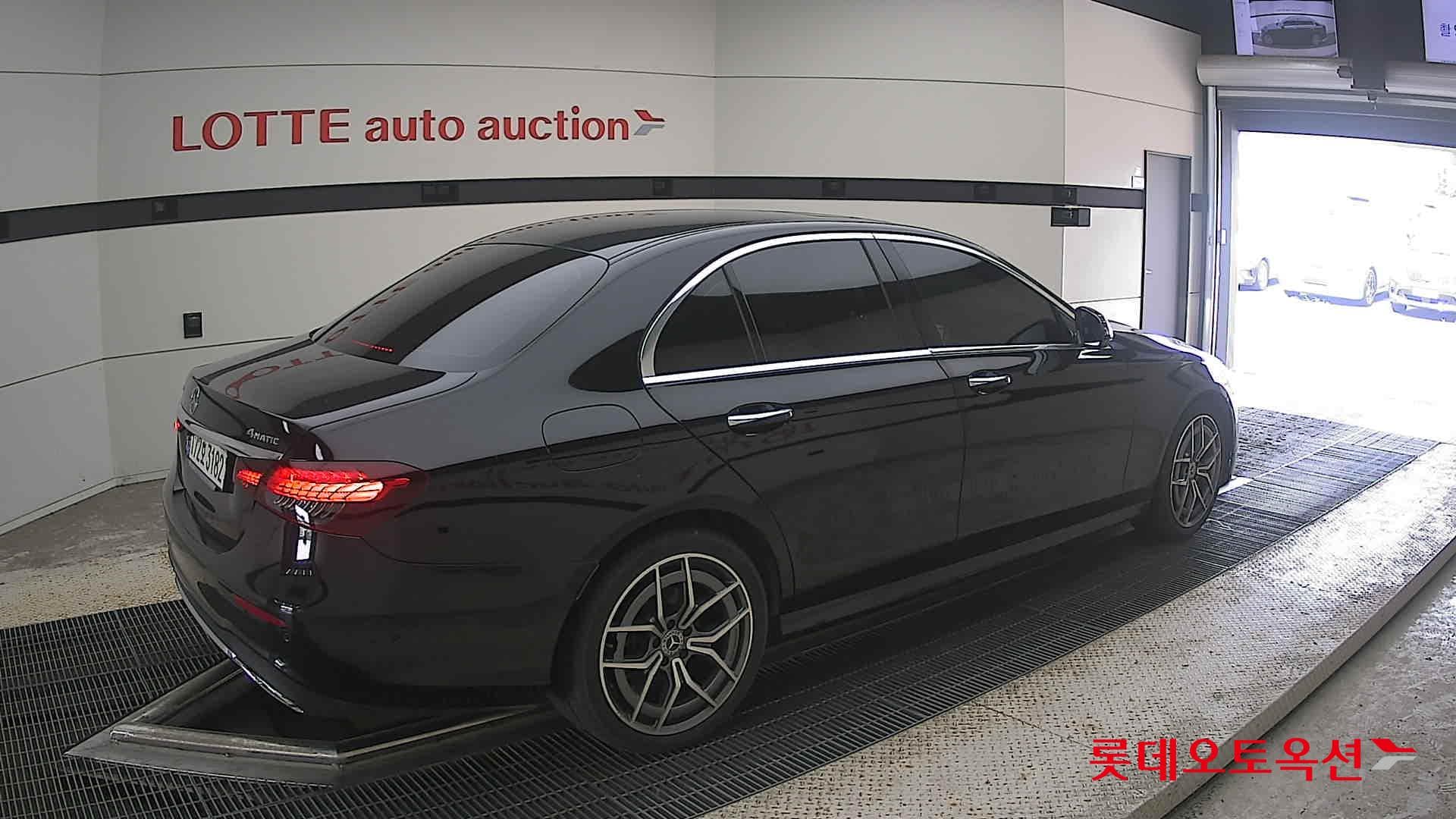 Mercedes-Benz - E-Class | NEW E220 4M AMG LINE KR4 (D) 2.0 14