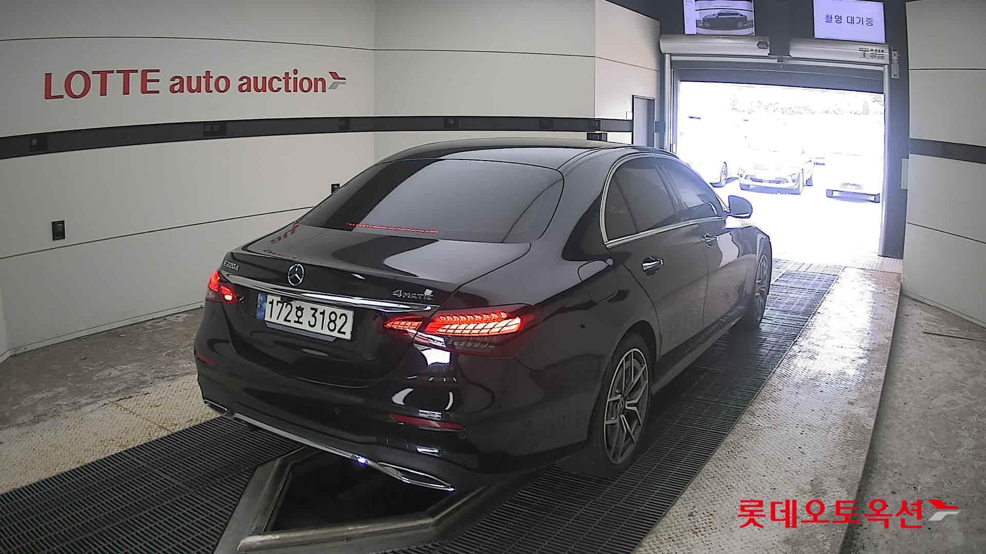 Mercedes-Benz - E-Class | NEW E220 4M AMG LINE KR4 (D) 2.0 13