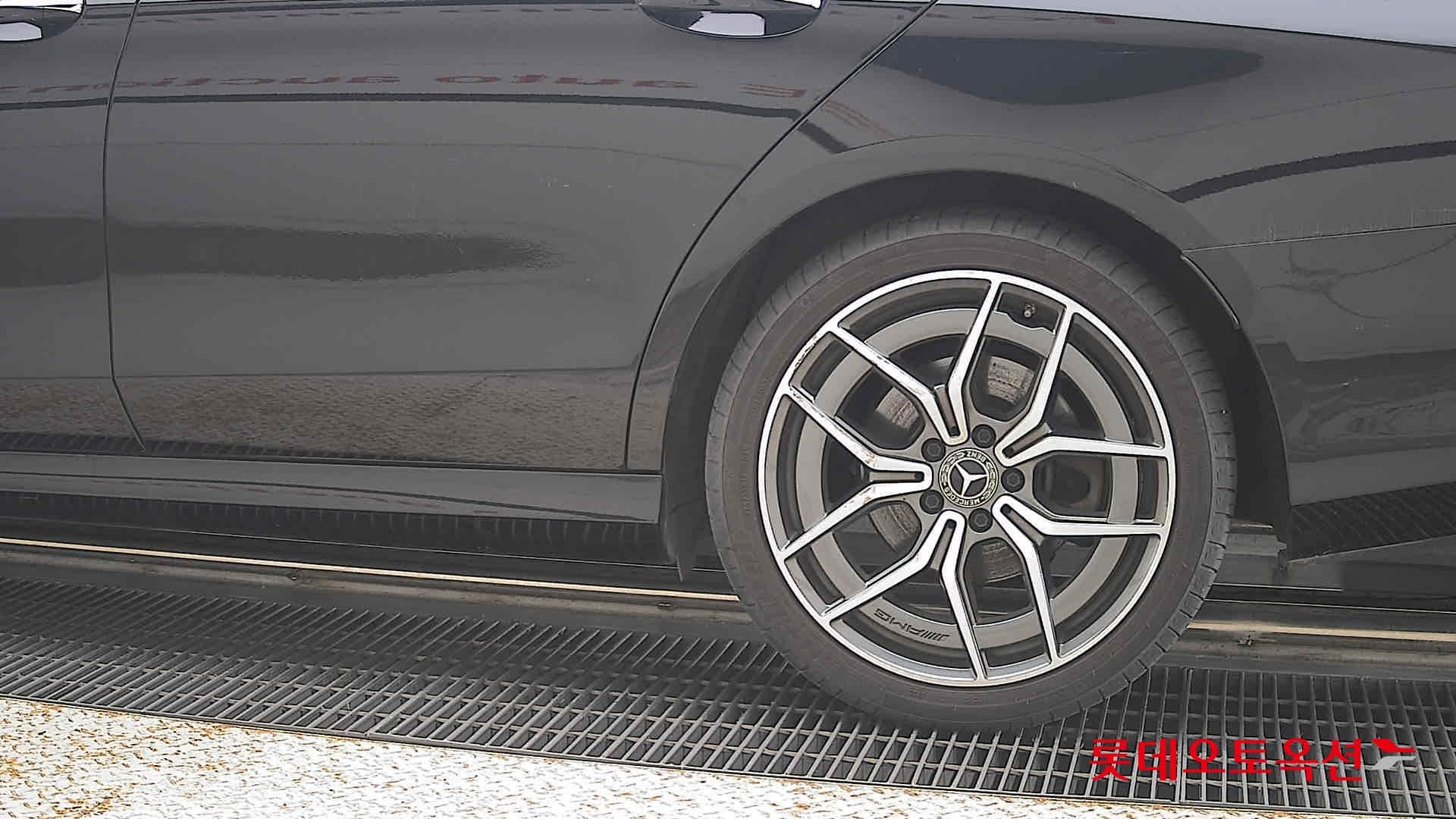 Mercedes-Benz - E-Class | NEW E220 4M AMG LINE KR4 (D) 2.0 22