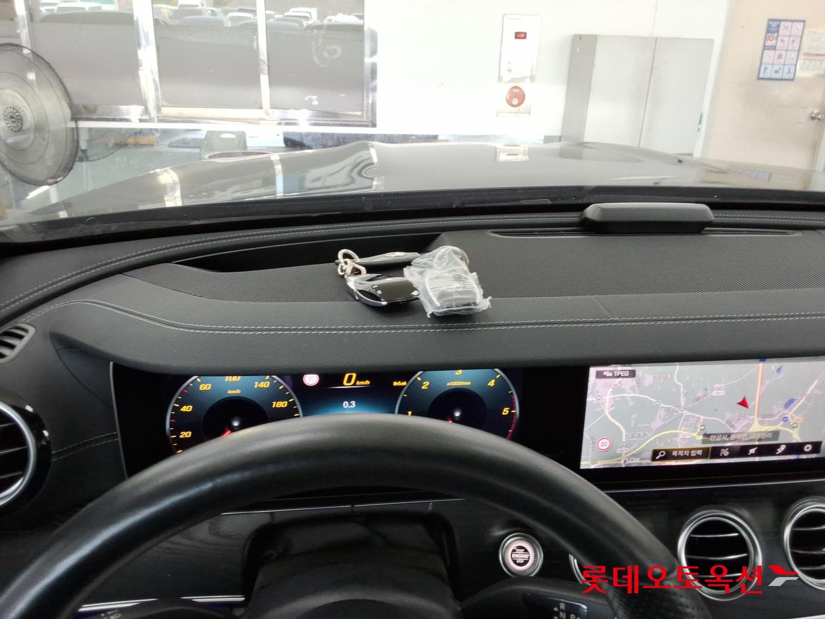 Mercedes-Benz - E-Class | NEW E220 4M AMG LINE KR4 (D) 2.0 33