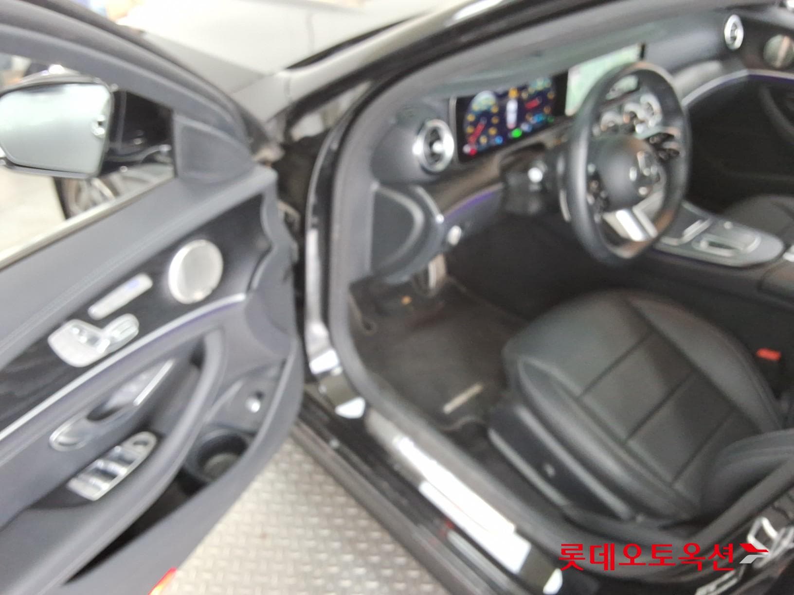 Mercedes-Benz - E-Class | NEW E220 4M AMG LINE KR4 (D) 2.0 35