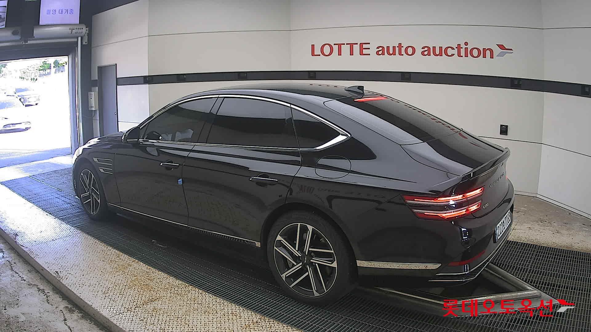 Genesis - G80 | (G)2.5T 19"B/ 2WD AT 8
