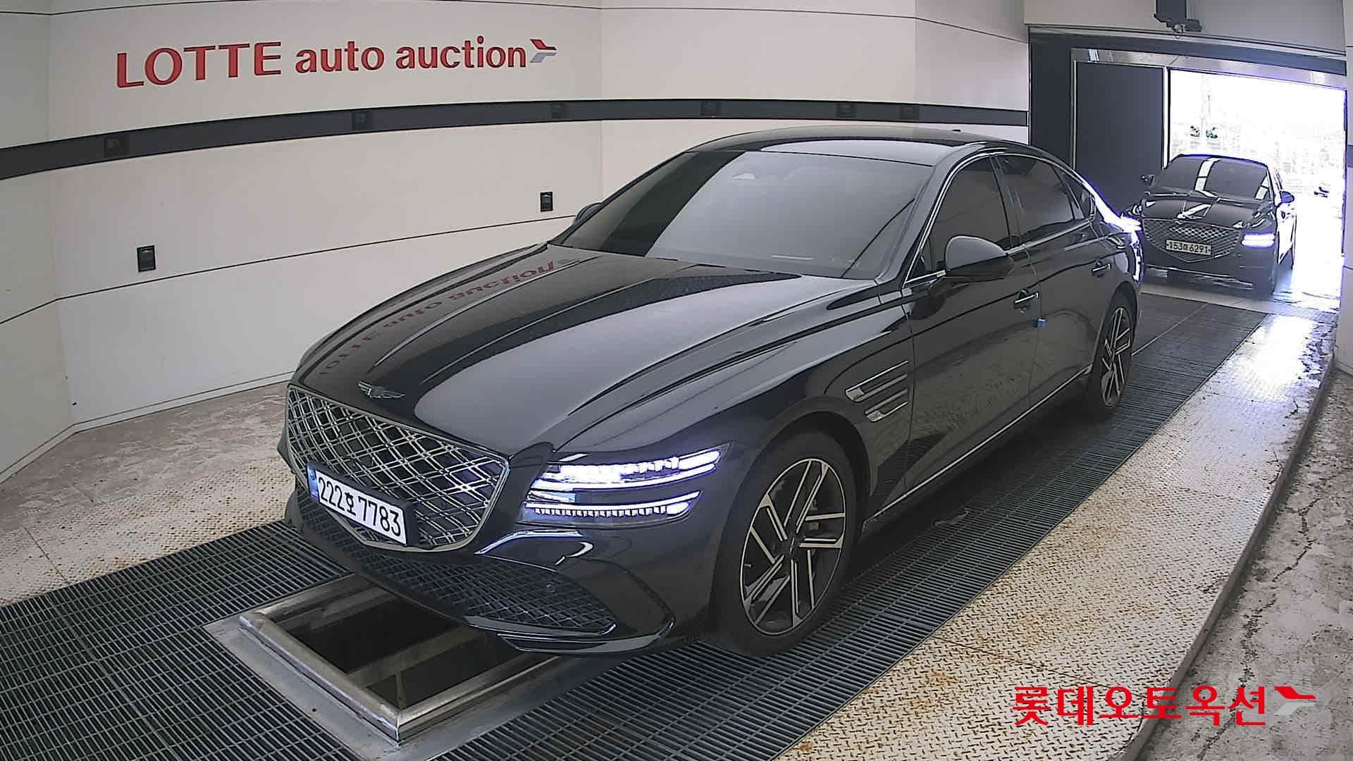 Genesis - G80 | (G)2.5T 19"B/ 2WD AT 3