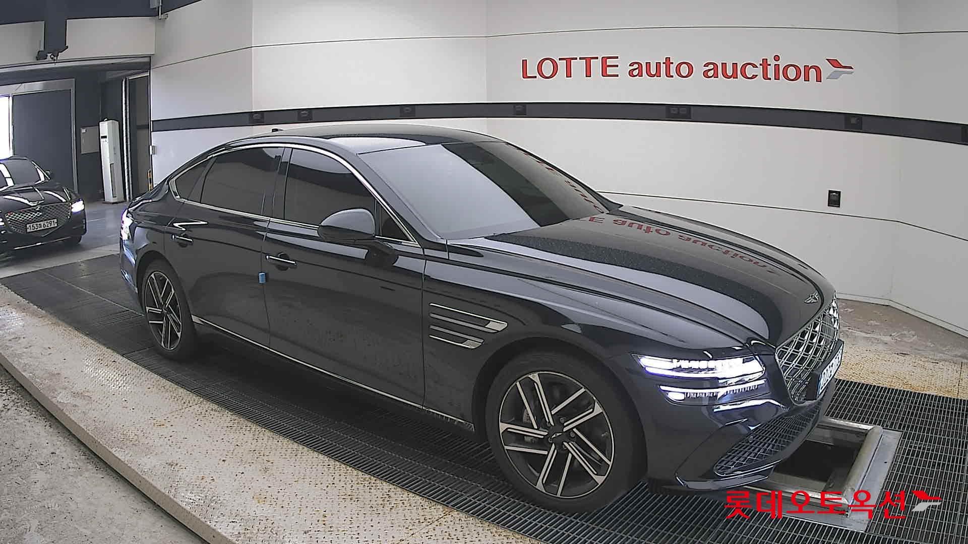 Genesis - G80 | (G)2.5T 19"B/ 2WD AT 18