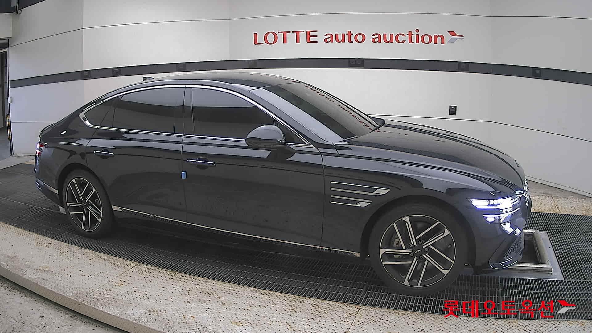 Genesis - G80 | (G)2.5T 19"B/ 2WD AT 17