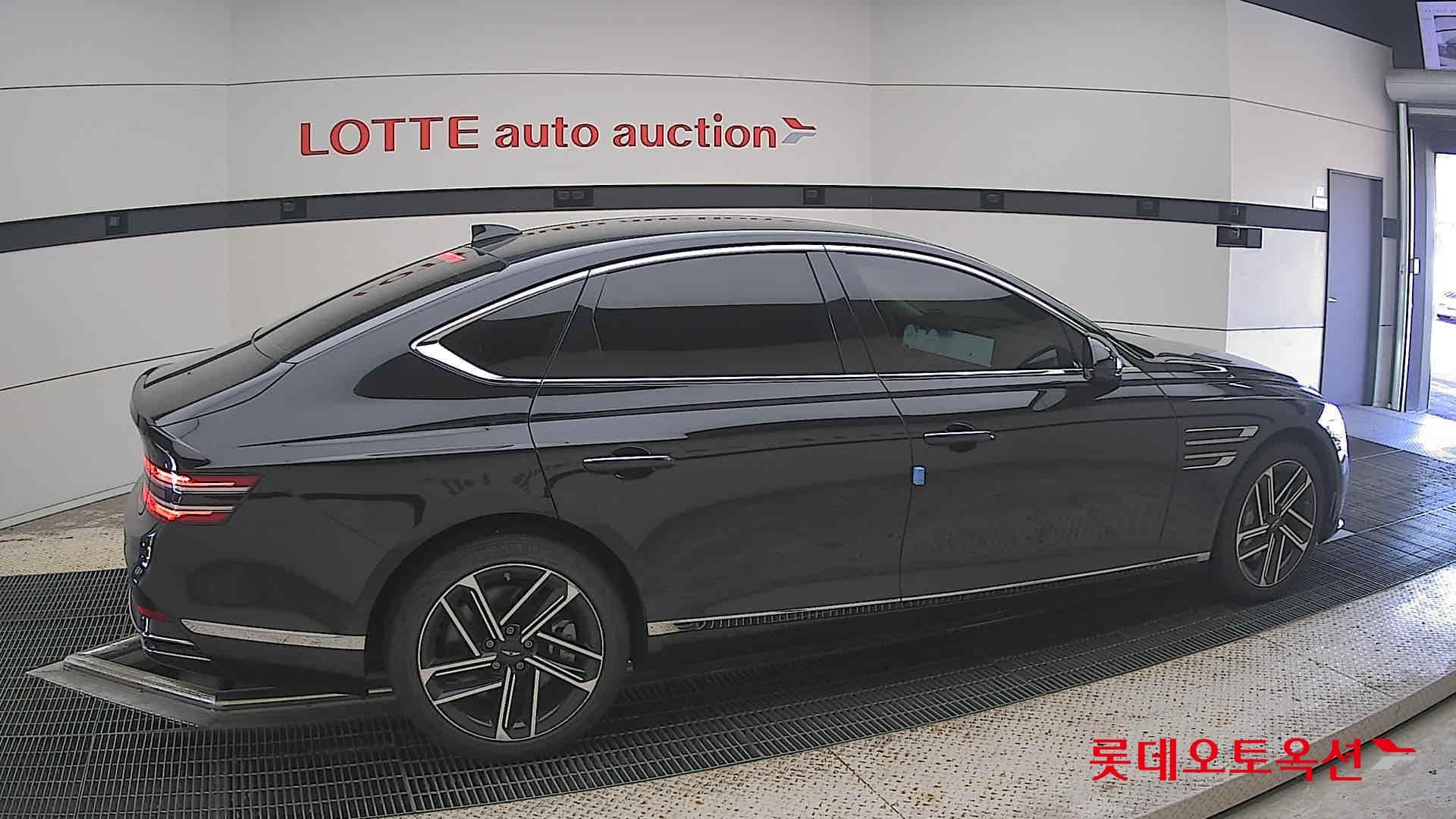 Genesis - G80 | (G)2.5T 19"B/ 2WD AT 15