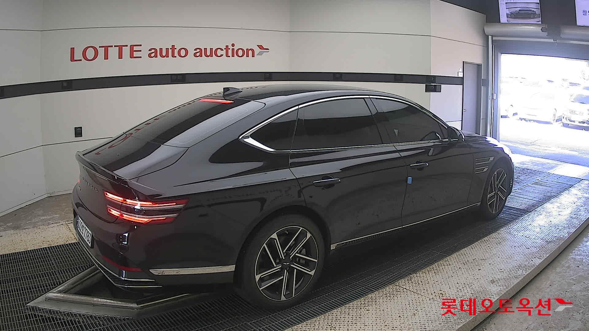 Genesis - G80 | (G)2.5T 19"B/ 2WD AT 14