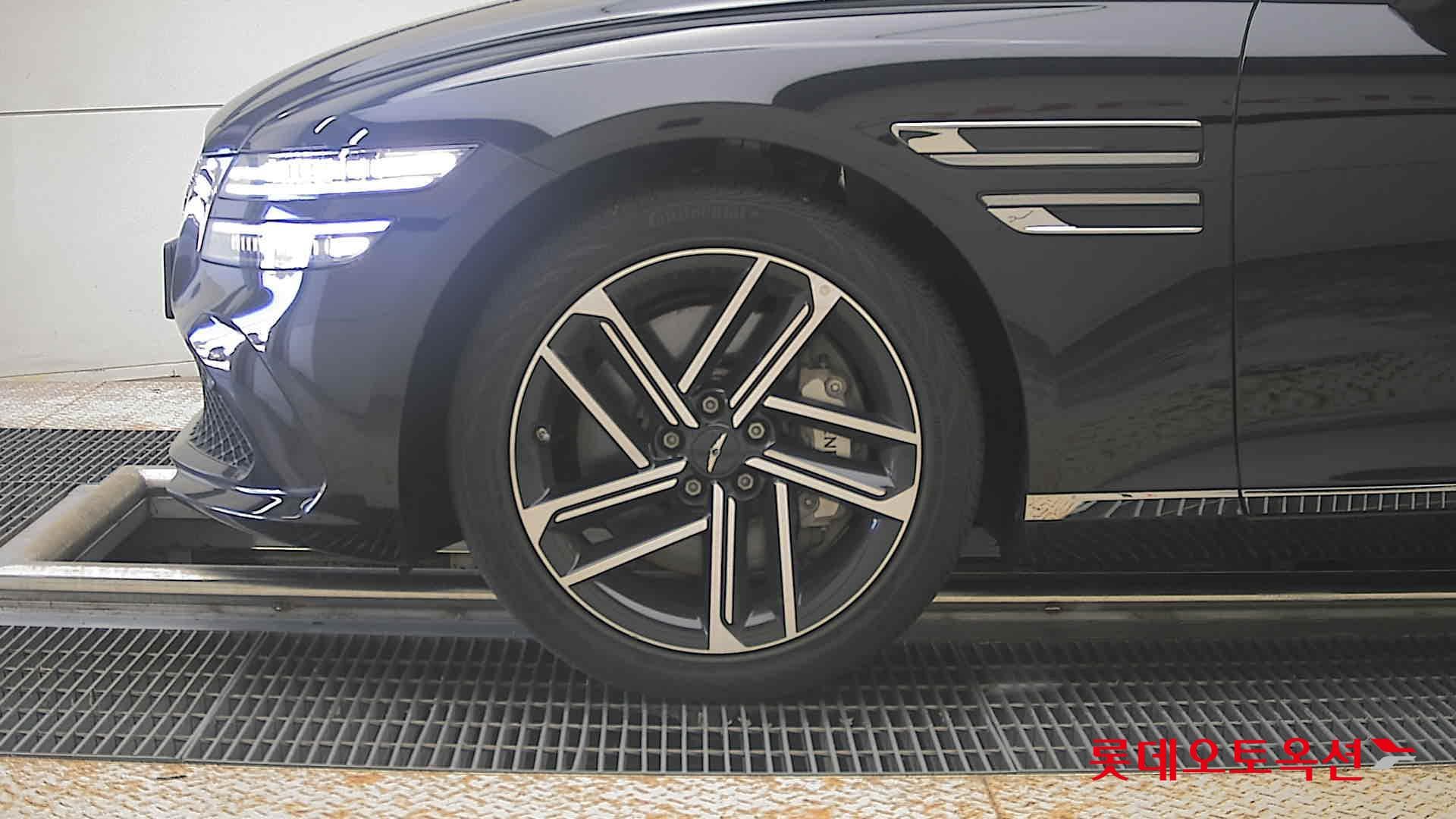 Genesis - G80 | (G)2.5T 19"B/ 2WD AT 21