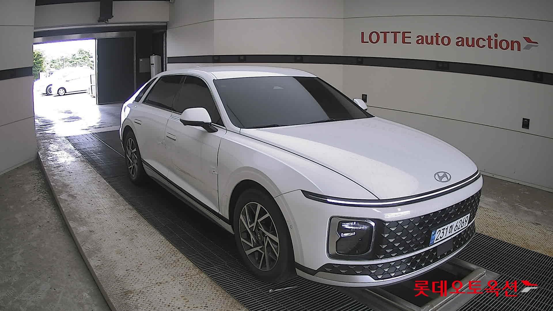 Hyundai - Grandeur | GN7 (H)1.6T Premium 2WD AT 19