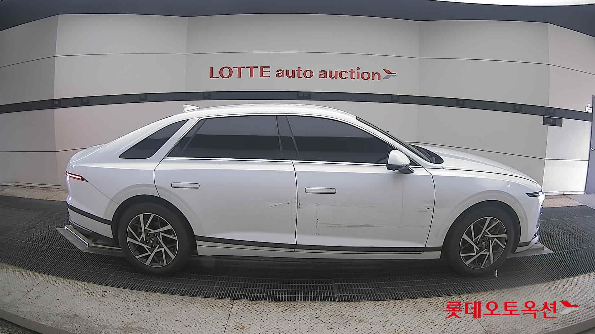 Hyundai - Grandeur | GN7 (H)1.6T Premium 2WD AT 16
