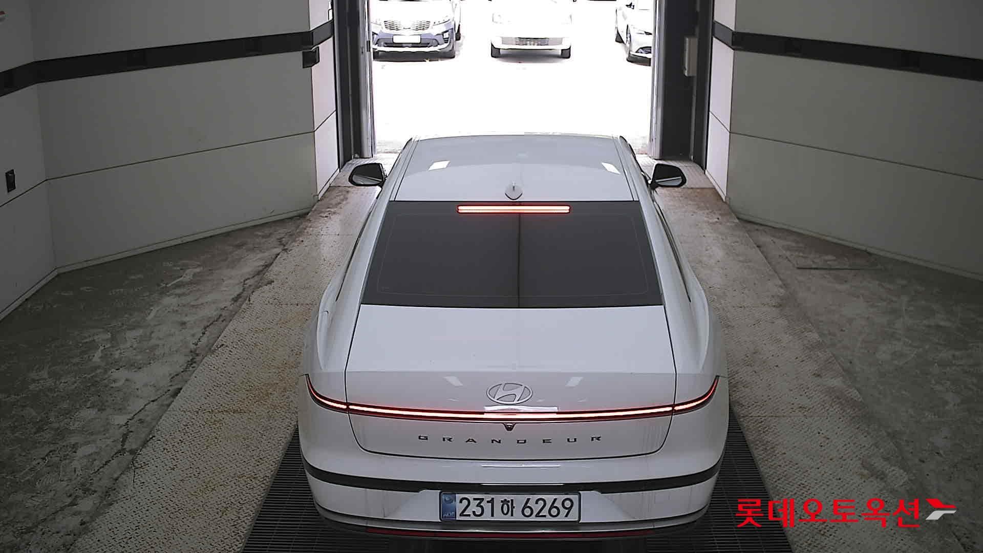 Hyundai - Grandeur | GN7 (H)1.6T Premium 2WD AT 11