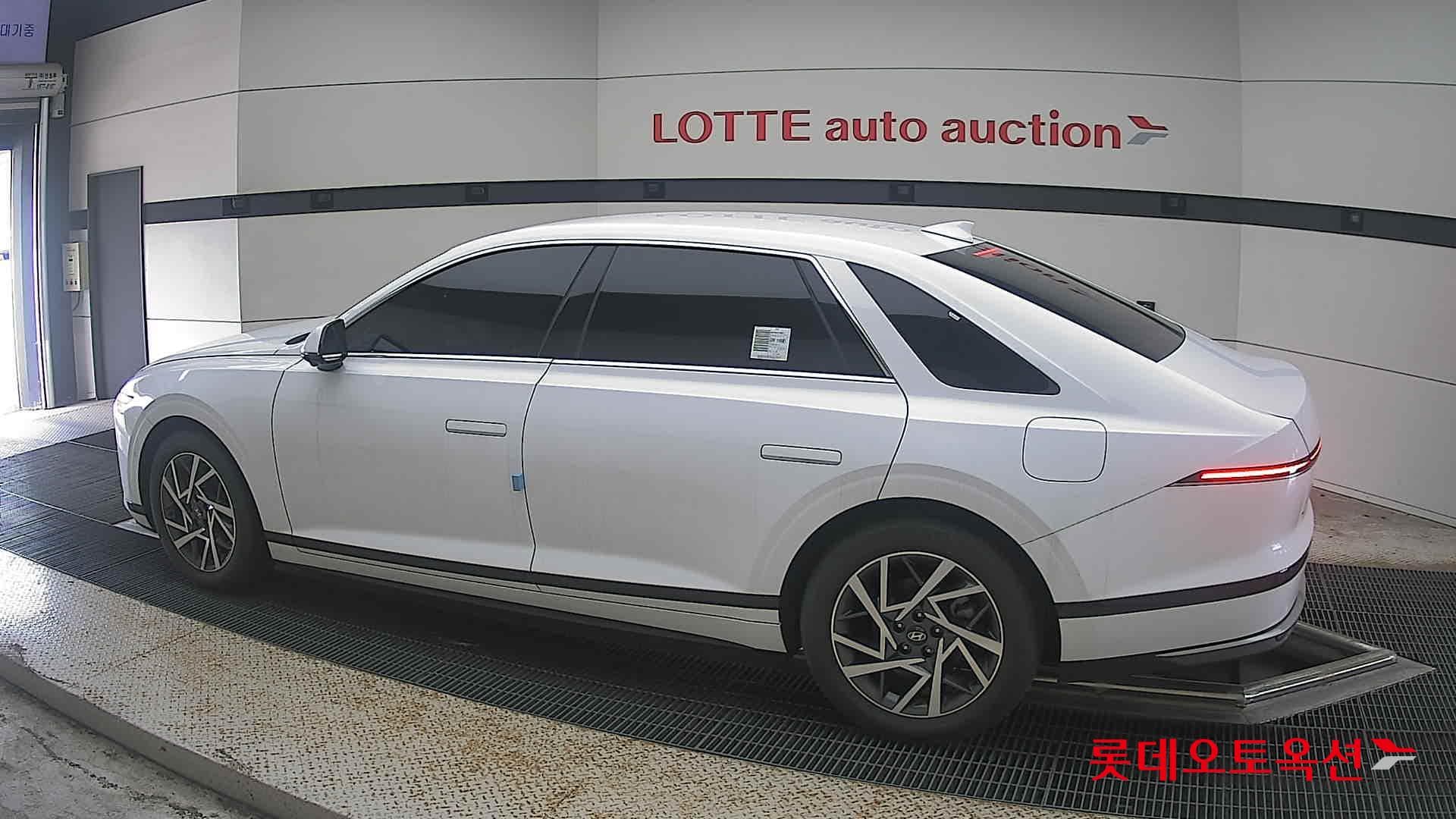 Hyundai - Grandeur | GN7 (H)1.6T Premium 2WD AT 7