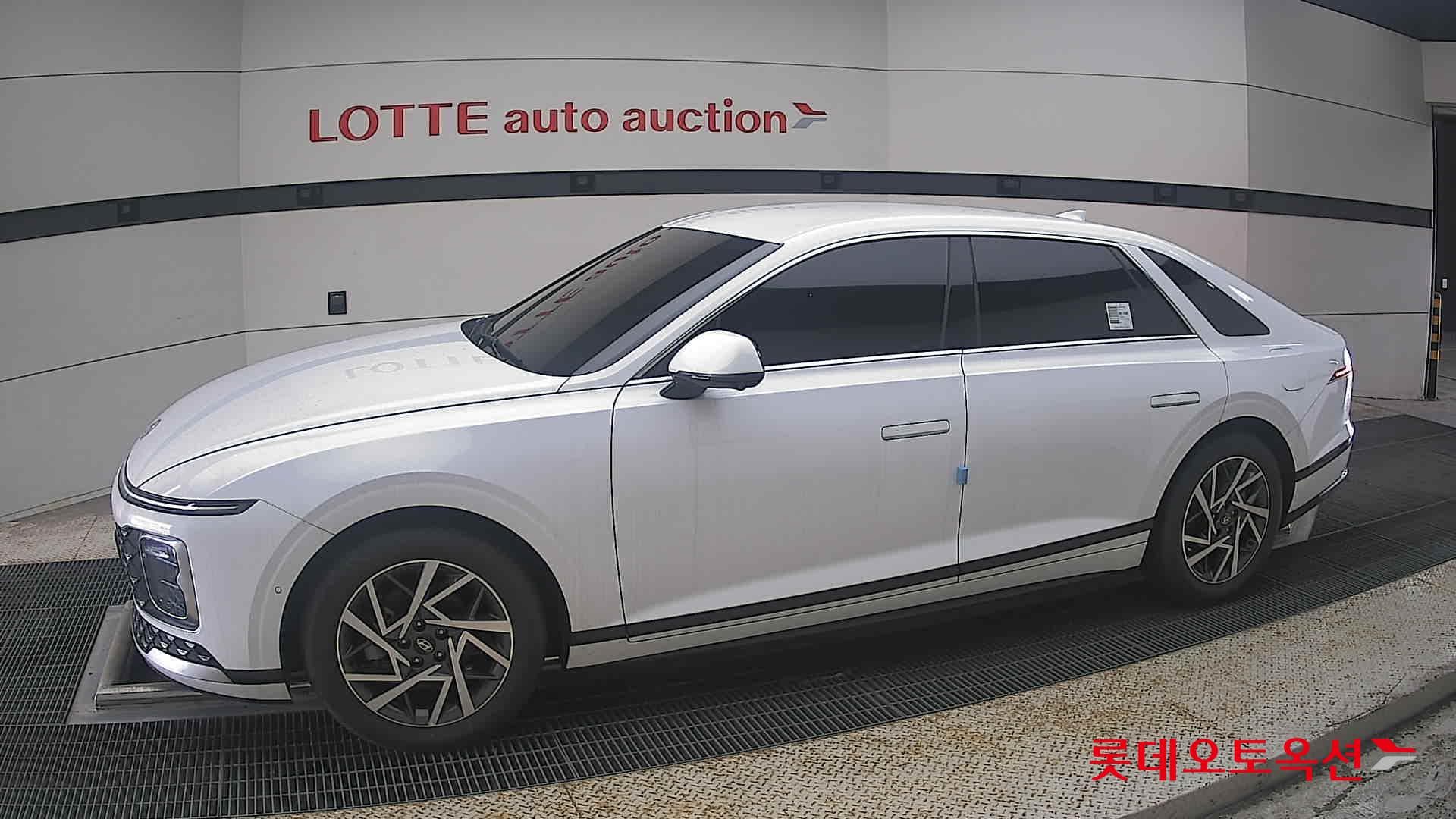 Hyundai - Grandeur | GN7 (H)1.6T Premium 2WD AT 5