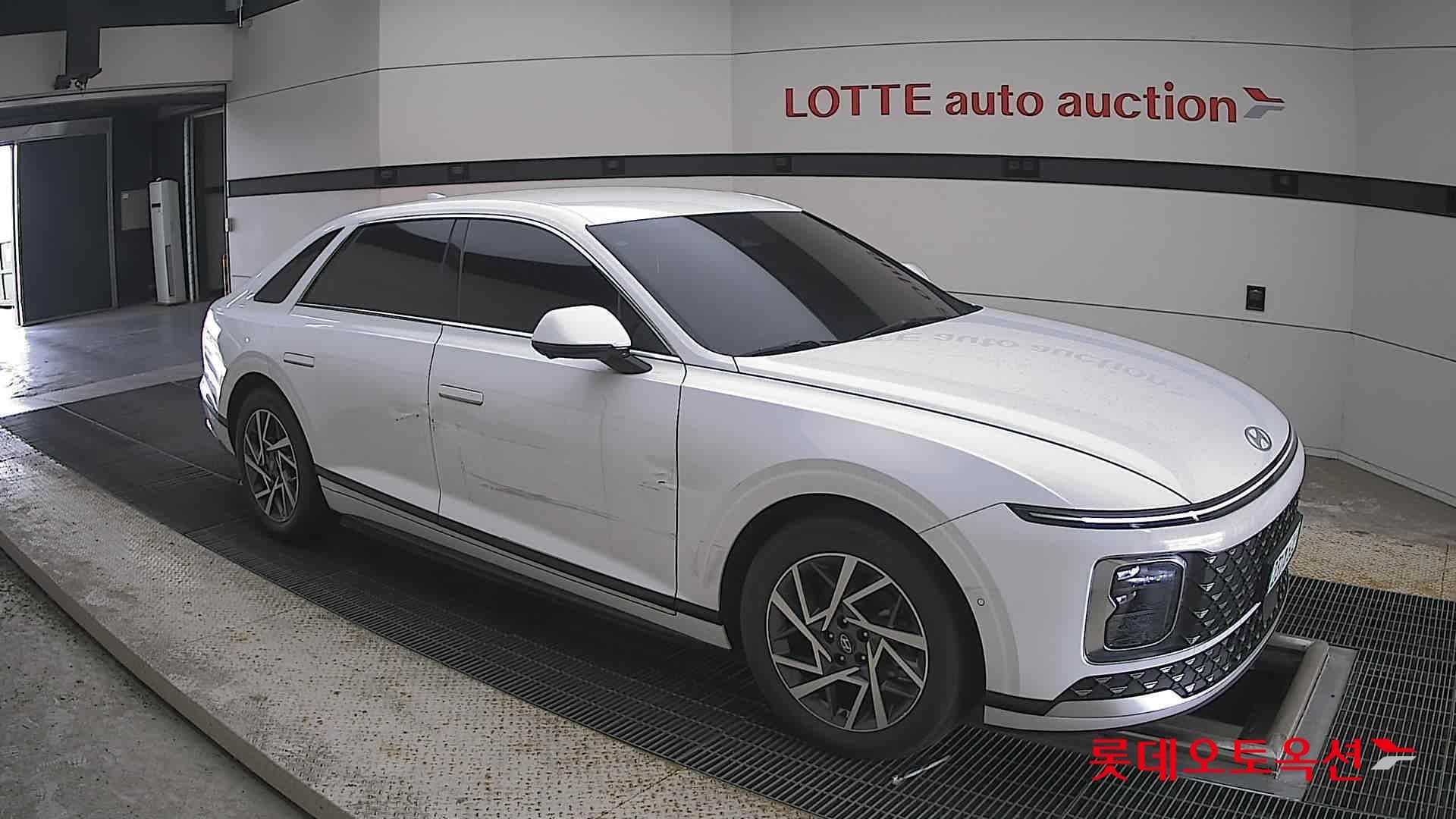Hyundai - Grandeur | GN7 (H)1.6T Premium 2WD AT 18