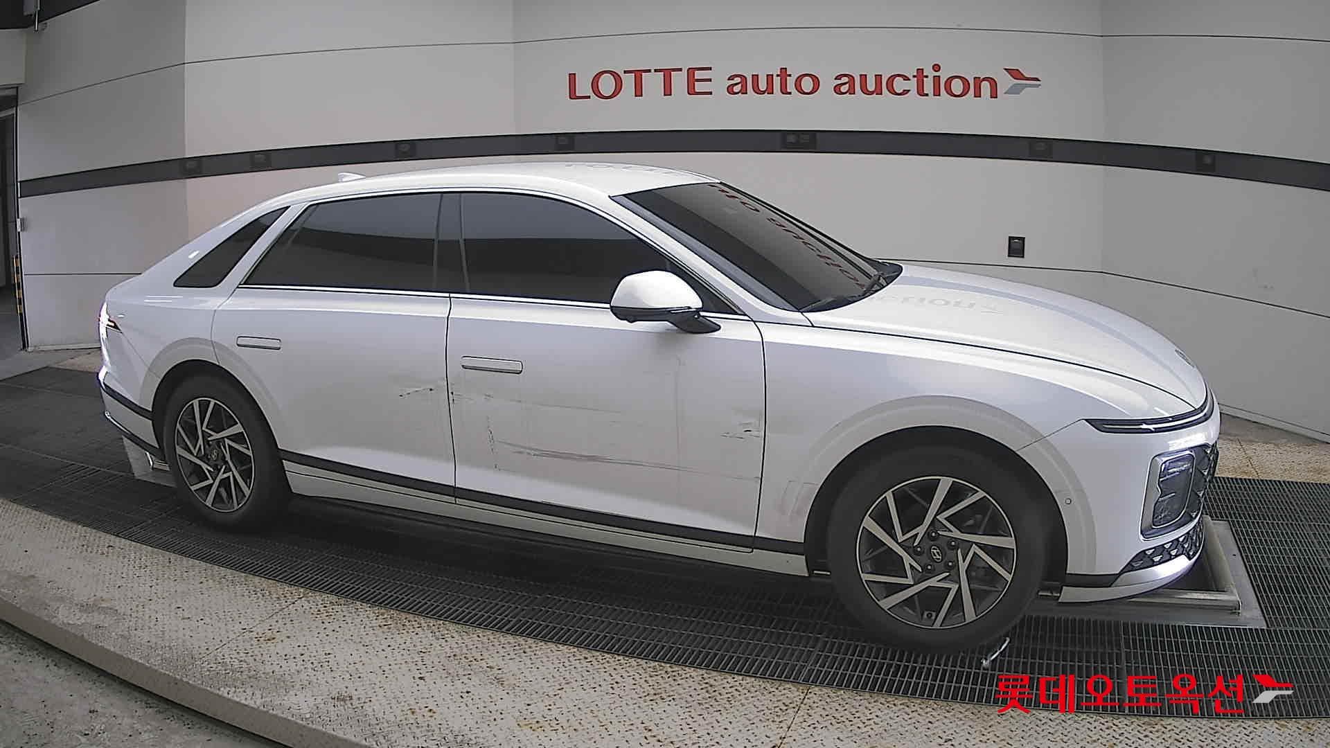 Hyundai - Grandeur | GN7 (H)1.6T Premium 2WD AT 17